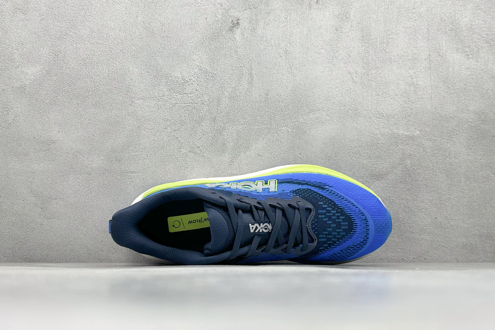 福利特价
HOKA M SKYFLOW 低帮专业越野跑步鞋 
粗矿型的鞋身上脚特别修饰腿型 经典的胖鱼头