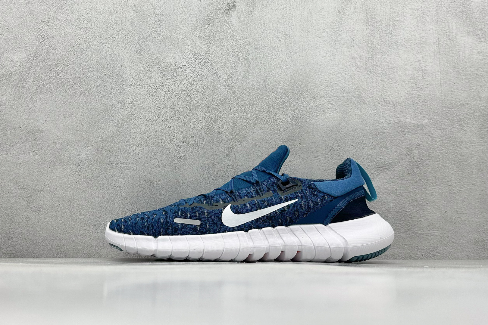 CH版Nk Free RN NEXT NATURE 耐克赤足超轻量跑鞋 #原装透气牛津防水面料 工程纹路赤足体验 透气足弓网眼 货号：CZ1884-402 尺码：36-45-选品中心