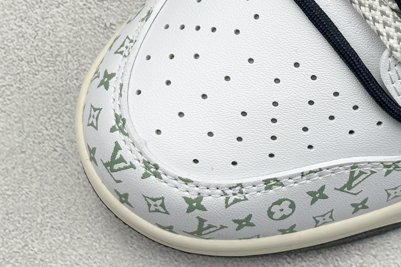 300 XC版Nike SB Dunk Low x Louis Vuitton 蓝黑绑带 DM6868-086-Chinese  UA Cheap High Quatity Brand  Clothes Bags handbags Sneakers wholesale wholesaler seller from China Factory suppliers Fashion Clothing  Shoes best Quality Beautiful Price  300 XC版Nike SB Dunk Low x Louis Vuitton 蓝黑绑带 DM6868-086