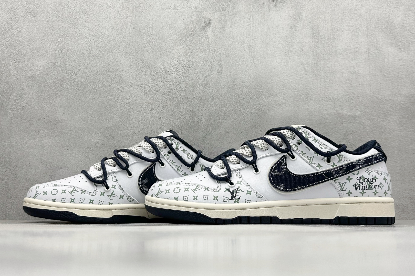 300 XC版Nike SB Dunk Low x Louis Vuitton 蓝黑绑带 DM6868-086-Chinese  UA Cheap High Quatity Brand  Clothes Bags handbags Sneakers wholesale wholesaler seller from China Factory suppliers Fashion Clothing  Shoes best Quality Beautiful Price  300 XC版Nike SB Dunk Low x Louis Vuitton 蓝黑绑带 DM6868-086