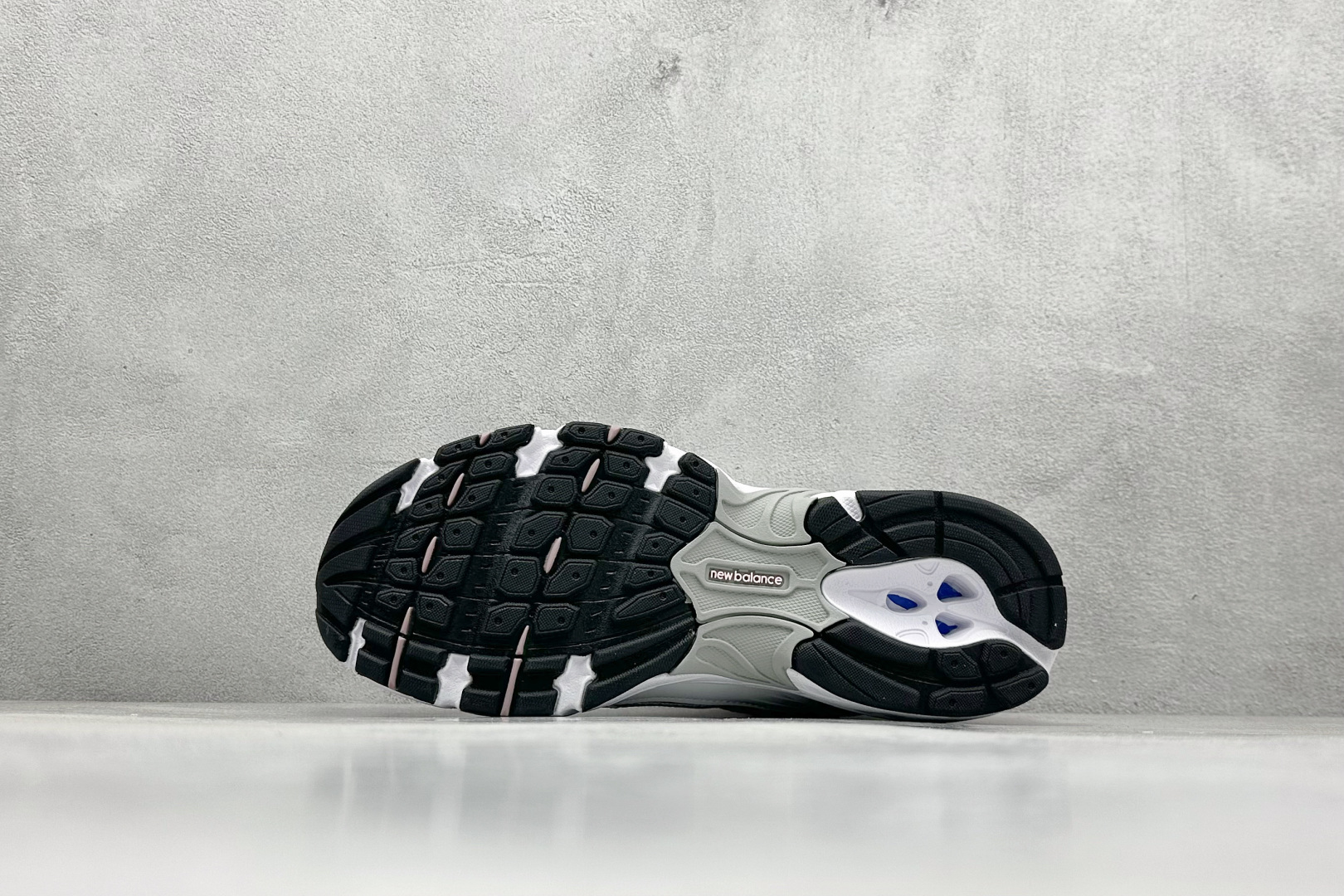 图片[4]-R1长青福利  新百伦New Balance MR530系列 复古老爹风网布跑步休闲运动鞋 采用硬质牛剖革组合透气网眼布鞋面材质 独立3层组合大底私模 正确独立中底嵌入ABZORB缓震材质 货好：GR530GK-选品中心