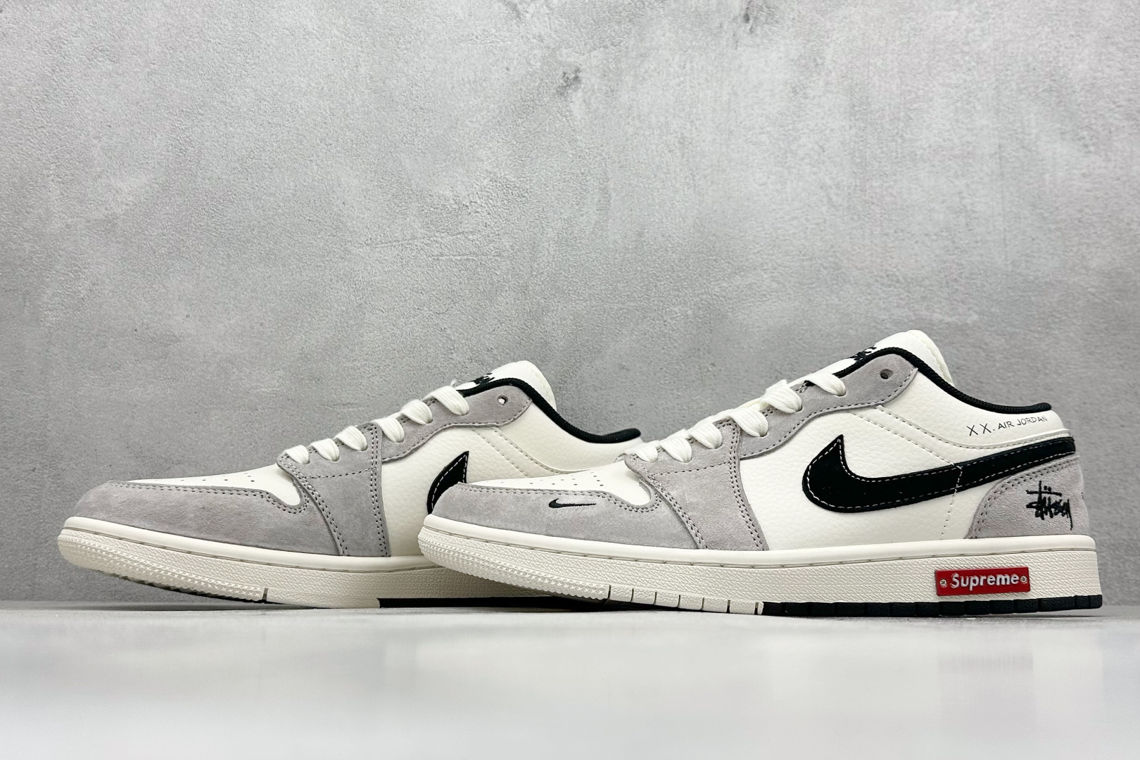 图片[5]-Air Jordan 1 Retro Low x Supreme x Stussy 米黑小钩 官方同步新色 原装级产物 拒绝公底 立体鞋型 细节完美 高清洁度 购置公司同步原材料 原汁原味 忠于原版 货号：SJ9950 034 尺码：36 36.5 37.5 38 38.5 39 40 40.5 41 42 42.5 43 44 44.5 45-选品中心