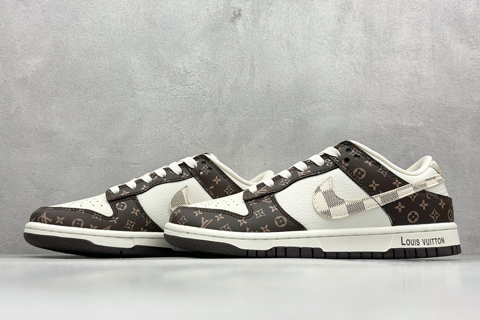 图片[5]-Nk SB Dunk Low LV联名-棋盘格棕白勾 周年高端定制 低帮休闲板鞋  #定制鞋盒 大厂纯原品质出货 超高清洁度 皮料切割干净无任何毛边 细节完美 货号： SJ2068-253  尺码：36 36.5 37.5 38 38.5 39 40 40.5 41 42 42.5 43 44 44.5 45-选品中心