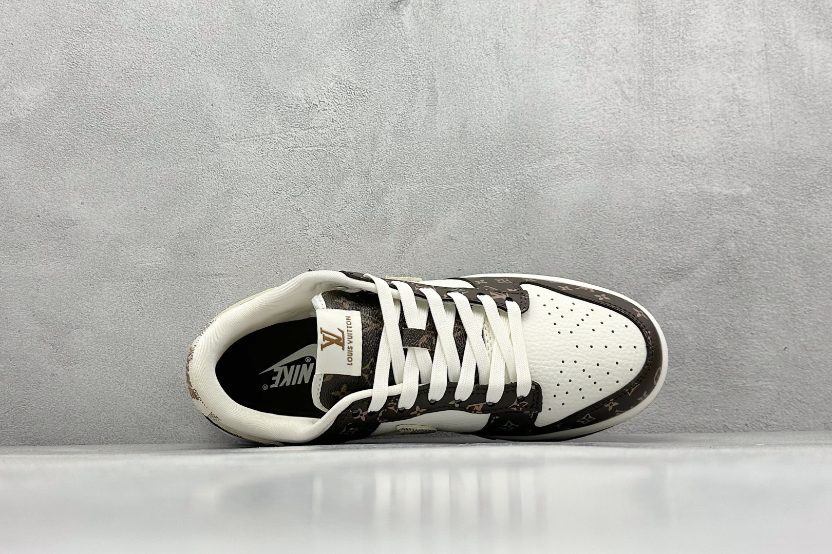 图片[3]-Nk SB Dunk Low LV联名-棋盘格棕白勾 周年高端定制 低帮休闲板鞋  #定制鞋盒 大厂纯原品质出货 超高清洁度 皮料切割干净无任何毛边 细节完美 货号： SJ2068-253  尺码：36 36.5 37.5 38 38.5 39 40 40.5 41 42 42.5 43 44 44.5 45-选品中心