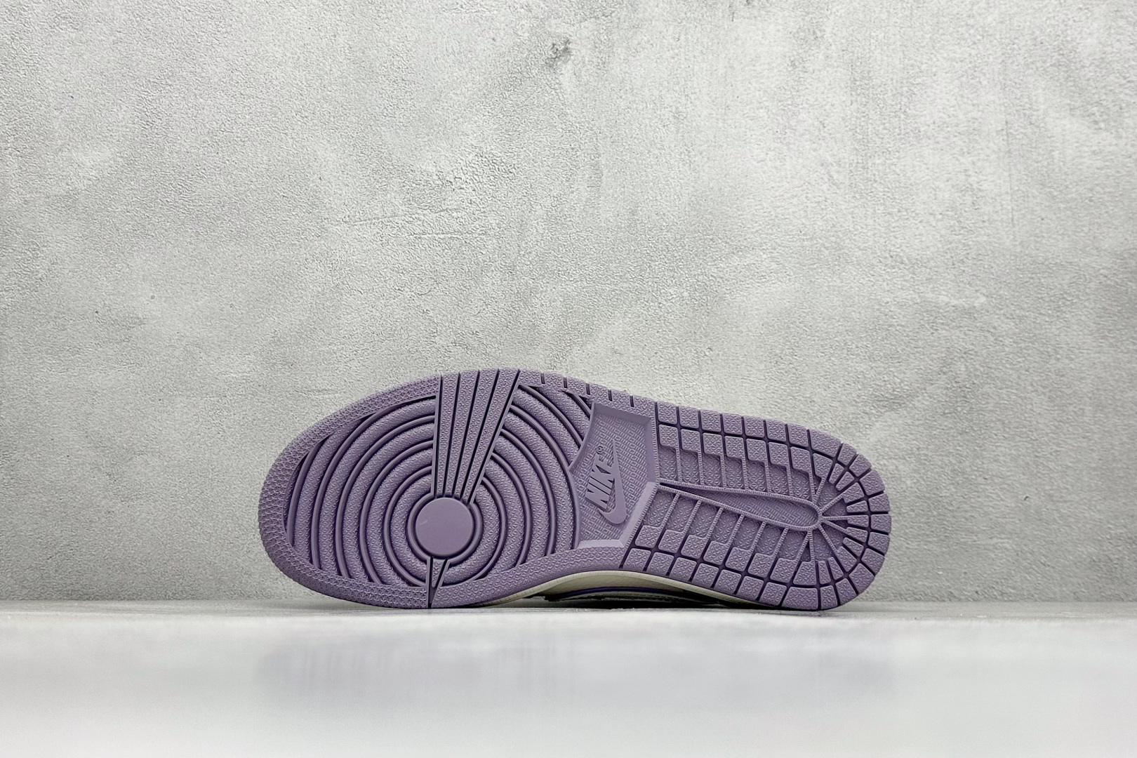 260 Travis Scott x Nike Air Jordan 1 Low x 拉布布涂鸦 Air Jordan 1 Low 反转紫白拉布布涂鸦倒钩 XB1979-010