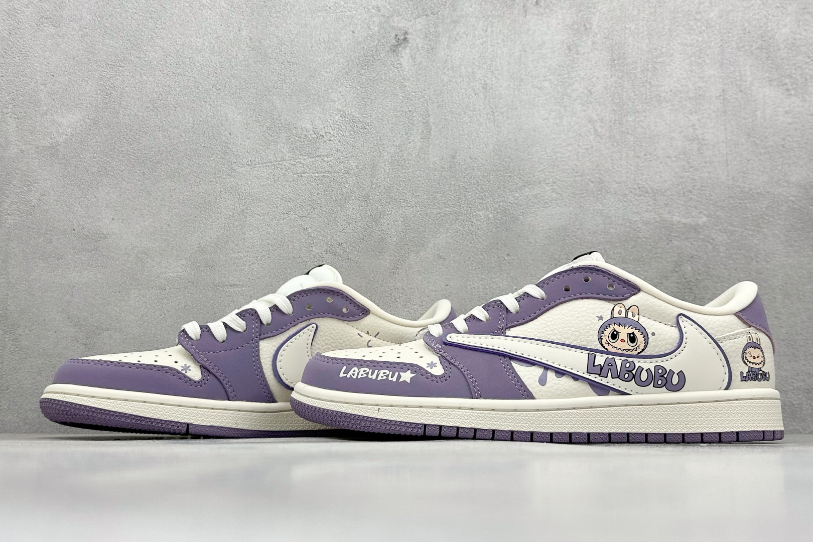 260 Travis Scott x Nike Air Jordan 1 Low x 拉布布涂鸦 Air Jordan 1 Low 反转紫白拉布布涂鸦倒钩 XB1979-010