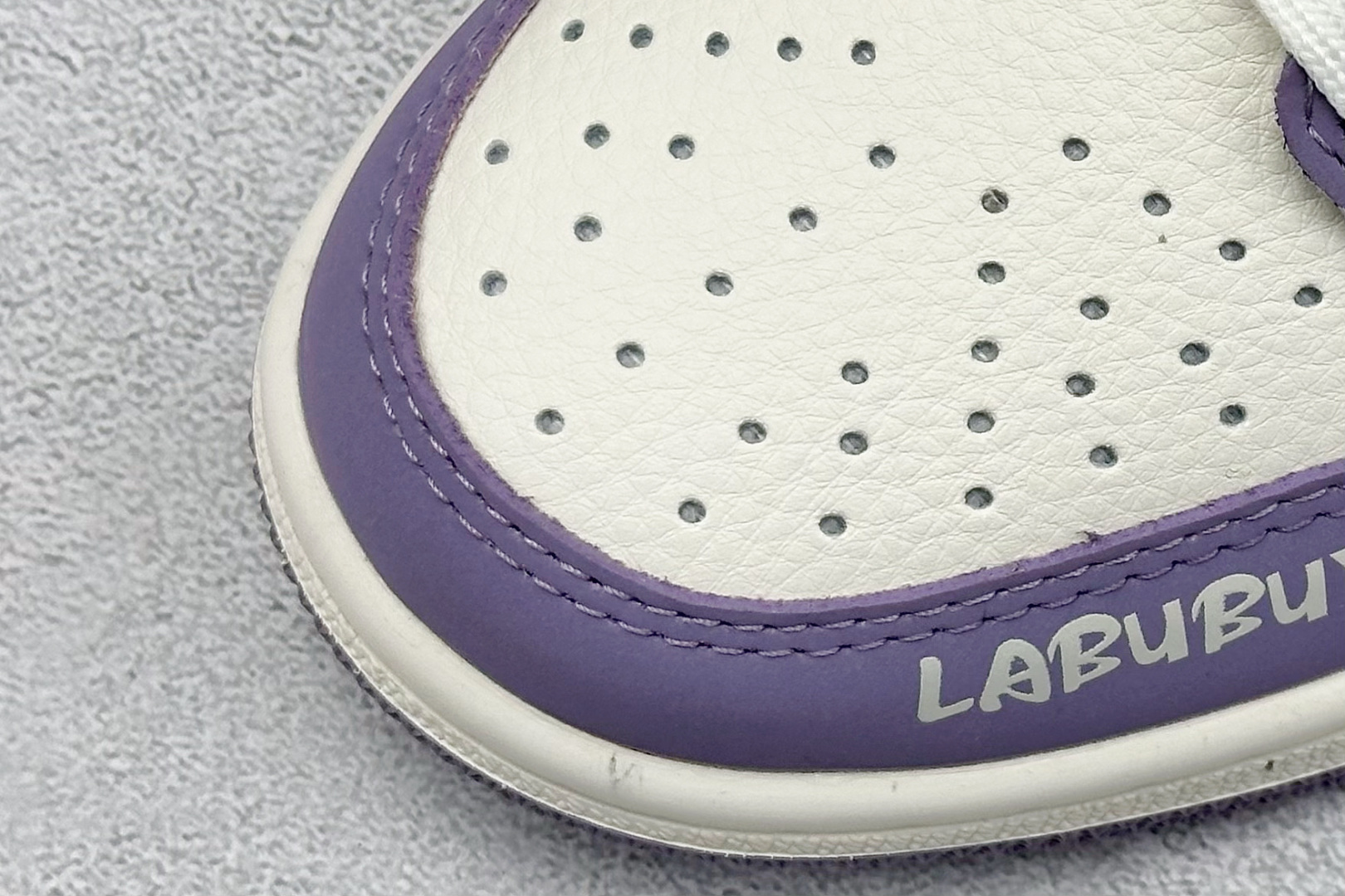 260 Travis Scott x Nike Air Jordan 1 Low x 拉布布涂鸦 Air Jordan 1 Low 反转紫白拉布布涂鸦倒钩 XB1979-010