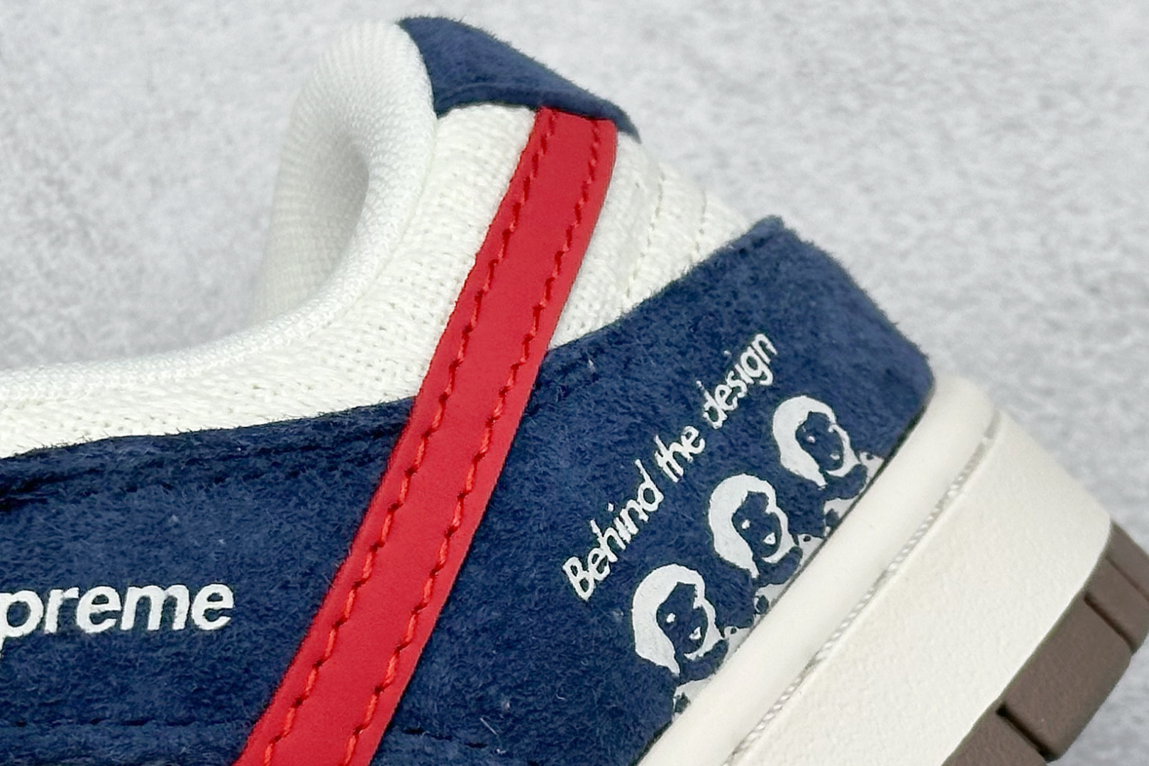 260 Nike SB Dunk Low x Supreme 蓝白红小勾 XD1588-220-Chinese  UA Cheap High Quatity Brand  Clothes Bags handbags Sneakers wholesale wholesaler seller from China Factory suppliers Fashion Clothing  Shoes best Quality Beautiful Price  260 Nike SB Dunk Low x Supreme 蓝白红小勾 XD1588-220