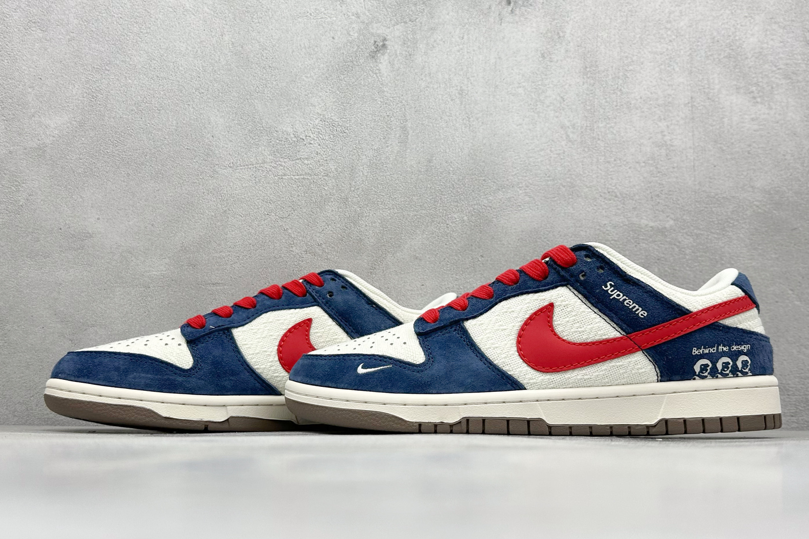 260 Nike SB Dunk Low x Supreme 蓝白红小勾 XD1588-220-Chinese  UA Cheap High Quatity Brand  Clothes Bags handbags Sneakers wholesale wholesaler seller from China Factory suppliers Fashion Clothing  Shoes best Quality Beautiful Price  260 Nike SB Dunk Low x Supreme 蓝白红小勾 XD1588-220