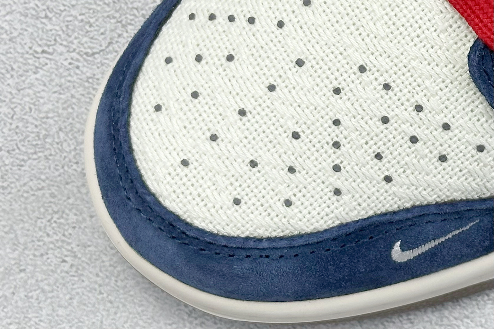 260 Nike SB Dunk Low x Supreme 蓝白红小勾 XD1588-220-Chinese  UA Cheap High Quatity Brand  Clothes Bags handbags Sneakers wholesale wholesaler seller from China Factory suppliers Fashion Clothing  Shoes best Quality Beautiful Price  260 Nike SB Dunk Low x Supreme 蓝白红小勾 XD1588-220