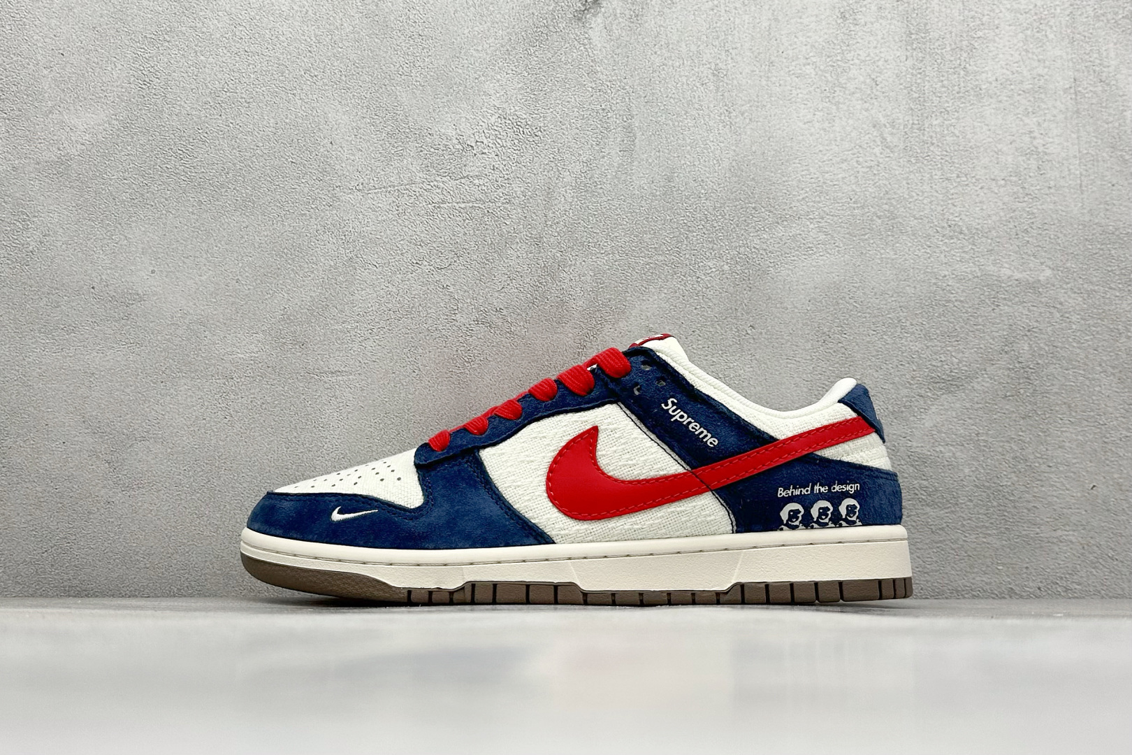 260 Nike SB Dunk Low x Supreme 蓝白红小勾 XD1588-220-Chinese  UA Cheap High Quatity Brand  Clothes Bags handbags Sneakers wholesale wholesaler seller from China Factory suppliers Fashion Clothing  Shoes best Quality Beautiful Price  260 Nike SB Dunk Low x Supreme 蓝白红小勾 XD1588-220