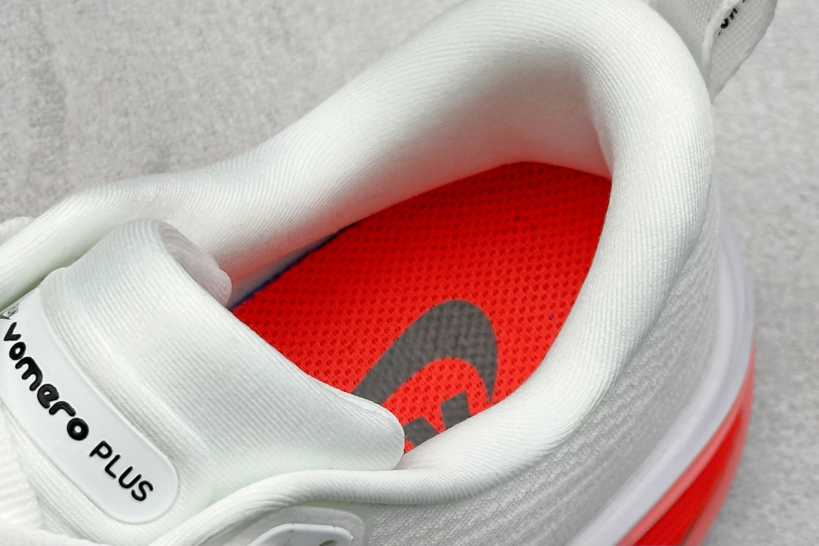 图片[8]-Nike VOMERO PLUS 轻盈跑鞋 公司级版本 舒适百搭防滑耐磨 低帮 休闲跑步鞋 货号：HV8150-100 尺码：36-45-选品中心