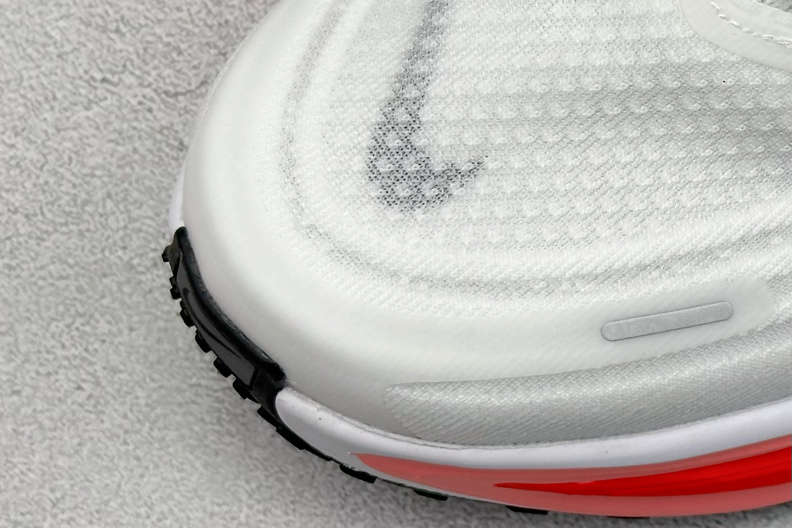 图片[7]-Nike VOMERO PLUS 轻盈跑鞋 公司级版本 舒适百搭防滑耐磨 低帮 休闲跑步鞋 货号：HV8150-100 尺码：36-45-选品中心