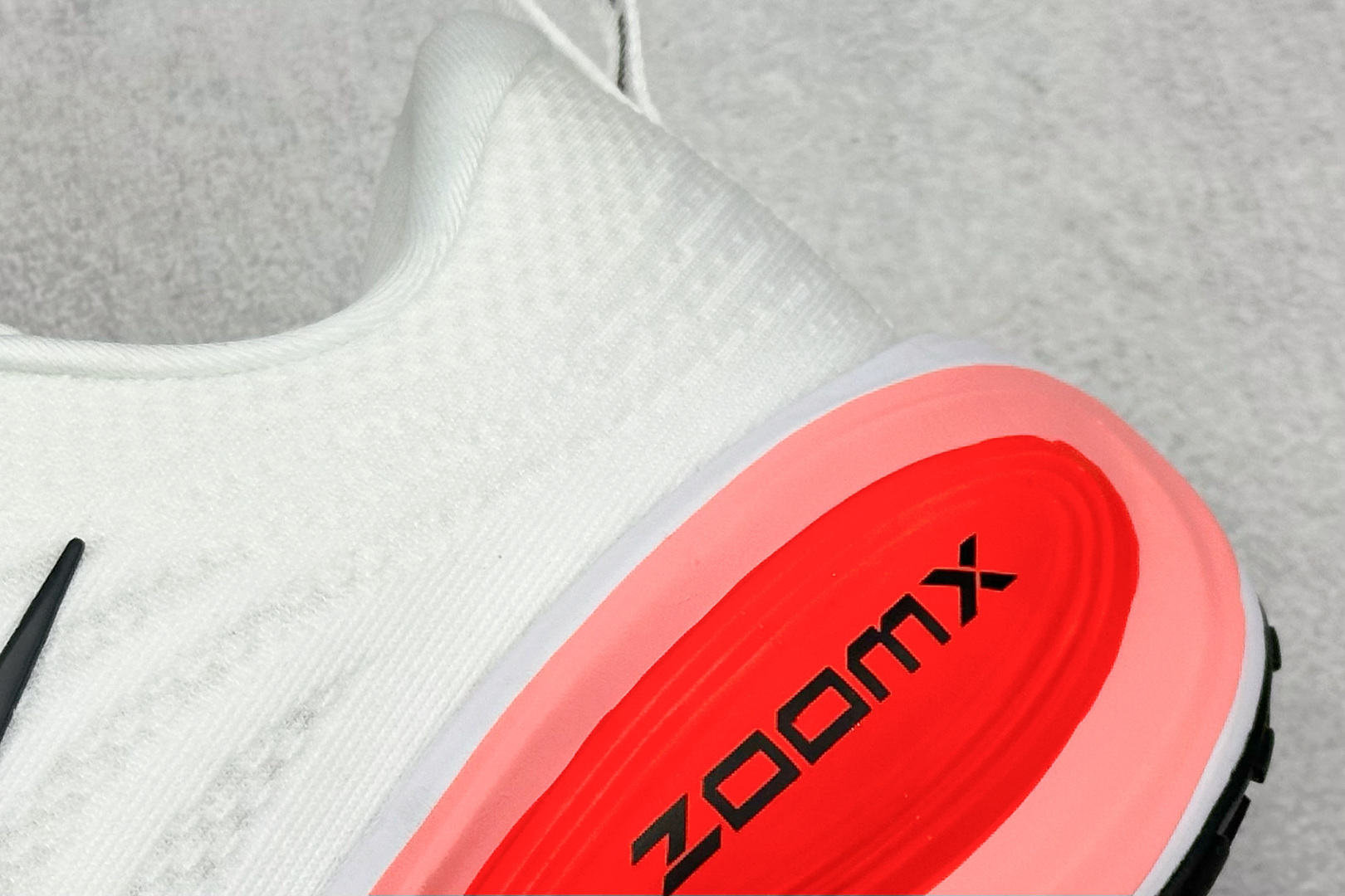 图片[9]-Nike VOMERO PLUS 轻盈跑鞋 公司级版本 舒适百搭防滑耐磨 低帮 休闲跑步鞋 货号：HV8150-100 尺码：36-45-选品中心