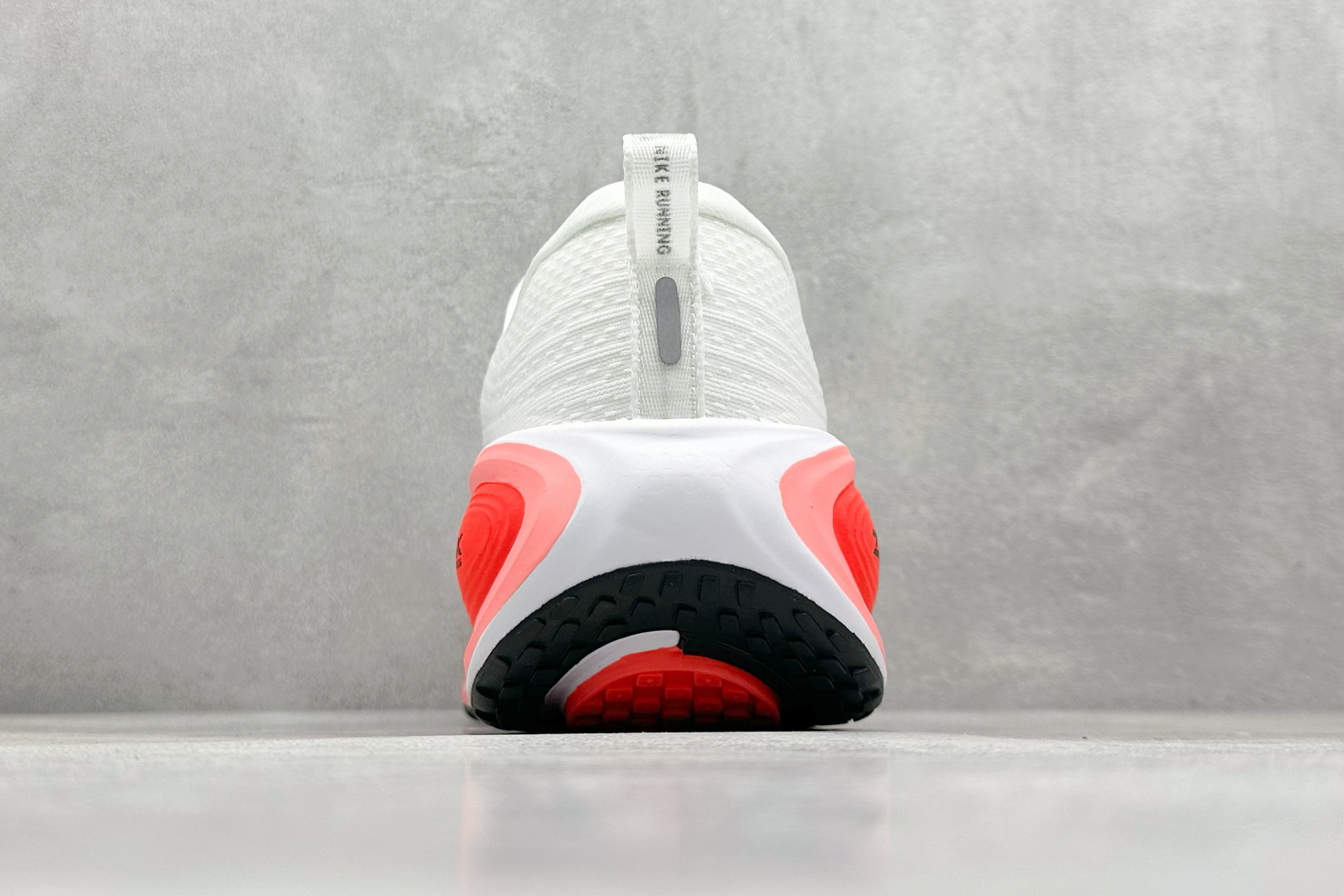 图片[6]-Nike VOMERO PLUS 轻盈跑鞋 公司级版本 舒适百搭防滑耐磨 低帮 休闲跑步鞋 货号：HV8150-100 尺码：36-45-选品中心