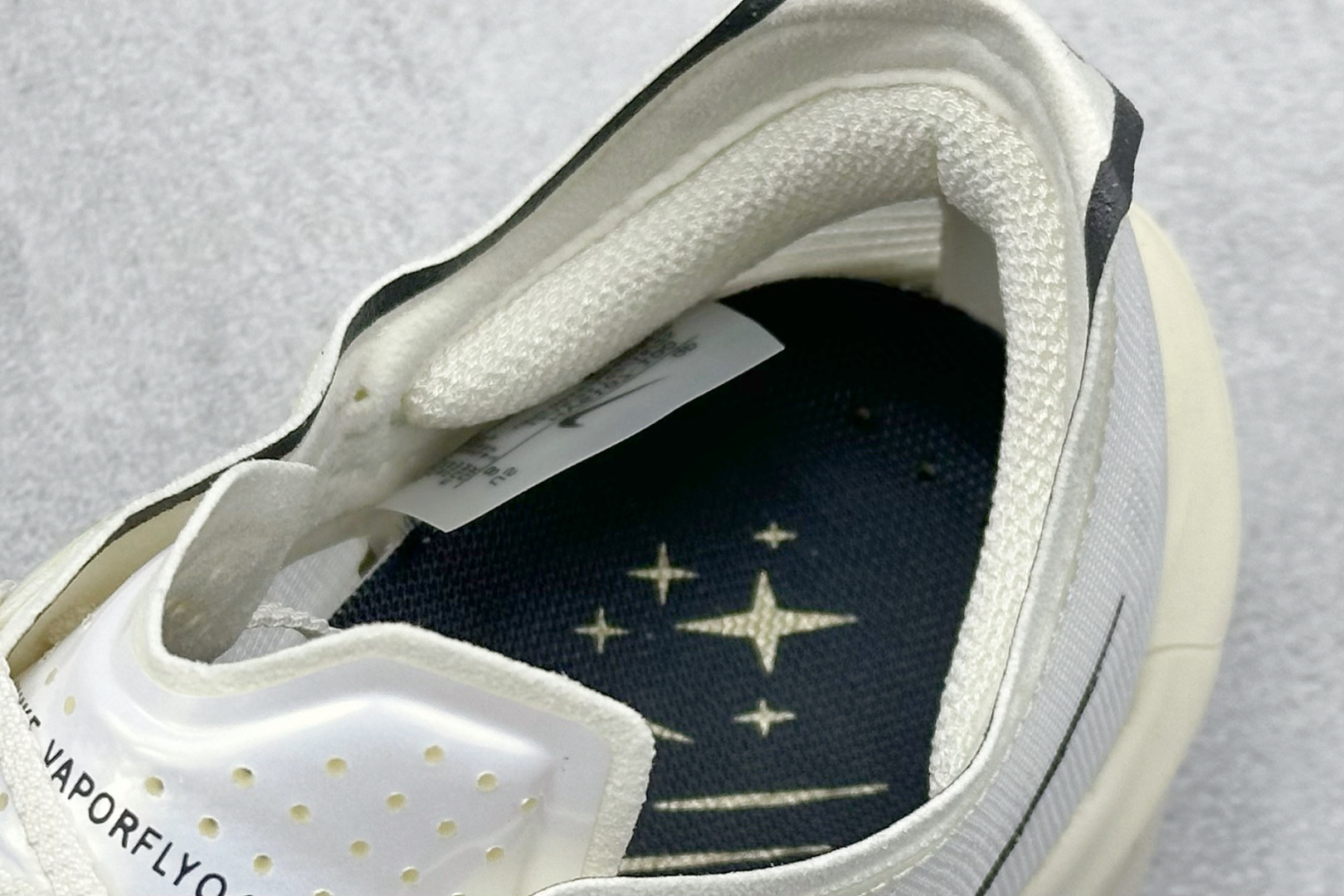 图片[8]-F版Nike ZoomX Vaporfly NEXT% 4 马拉松系列公路竞速超轻缓震跑步鞋 鞋款轻盈，同时保持出色性能表现。此鞋款质感轻盈，无论是日常畅跑还是马拉松，皆可轻松驾驭。 货号：HV6107-100 尺码：36 36.5 37.5 38 38.5 39 40 40.5 41 42 42.5 43 44 44.5 45-选品中心