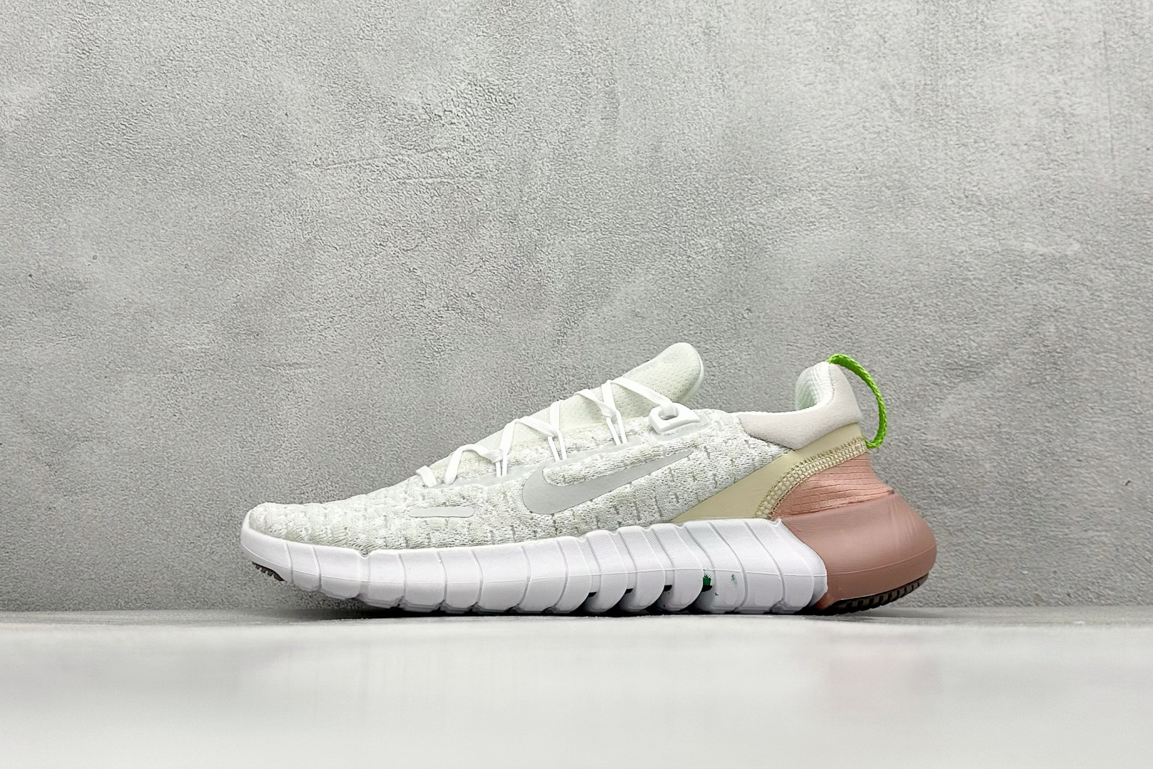 CH版Nk Free RN 3.0 耐克赤足超轻量跑鞋 #原装透气牛津防水面料 工程纹路赤足体验 透气足弓网眼 货号：CZ1884-100 尺码：36-45-选品中心