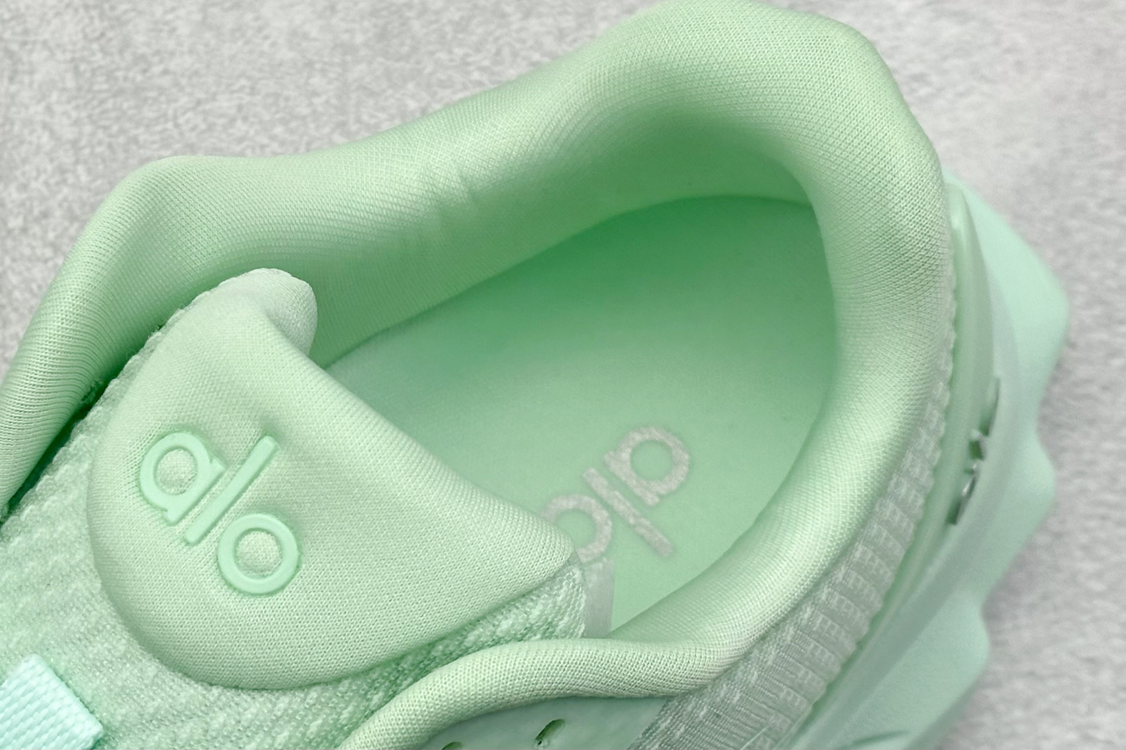 图片[8]-K Alo Runner 明星同款 四季常青款增高低帮休闲生活鞋   #大厂采购原材料多处细节一步到位 采用增高4CM防滑耐磨鞋底 随意搭配的都好看的鞋子  尺码：36-41-选品中心