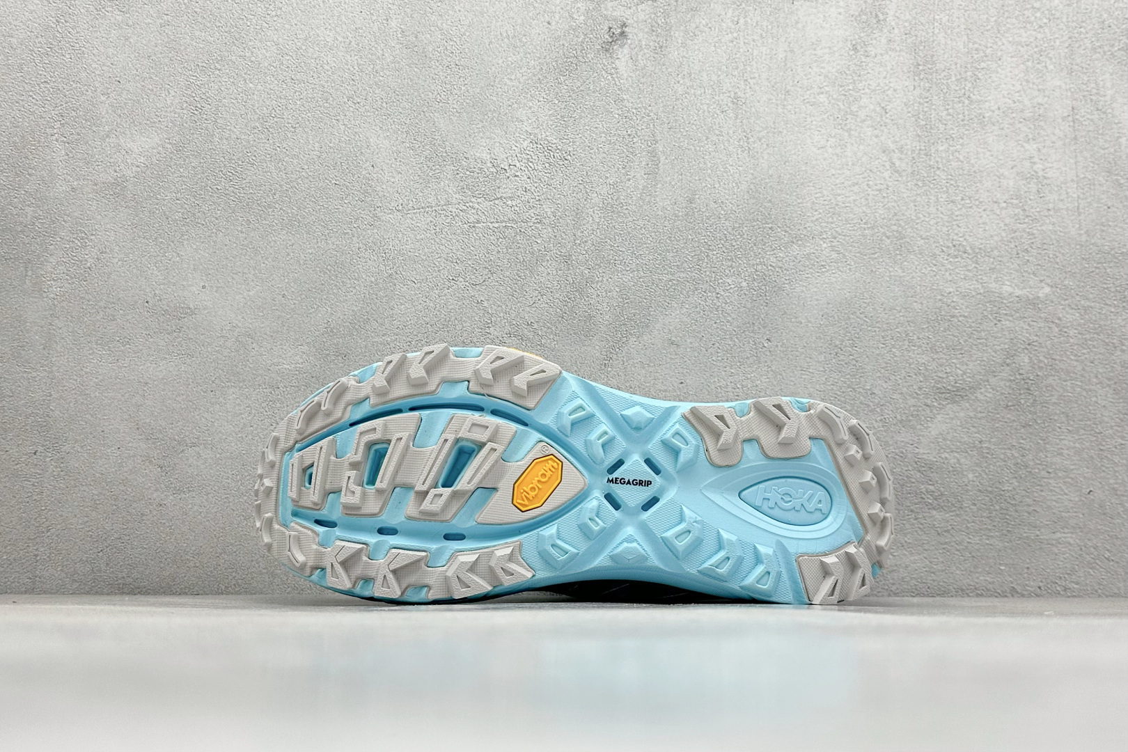 图片[4]-BF版 Hoka Mafate Speed 2 马法特二代超轻厚底轻量山地跑步鞋  #轻量化材料Fresh Foam。超轻量中底全部用料过3C认证！ 滚动平衡科技减少33%能量消耗 ！第二代Mafate更是延续精髓设计，并调整了整体的鞋型，修身的鞋型，更加灵巧的感觉一下子来了。外底韧弹感十足的EVA泡绵，结合Vibram橡胶大底，性能稳定输出，无论是平时穿着还是在潮湿的梅雨季节跑步，都是非常优秀的搭配。  货号：1141572/SLD 尺码：36 36.5 37 38 38.5 39 40 40.5 41 42 42.5 43 44 45-选品中心