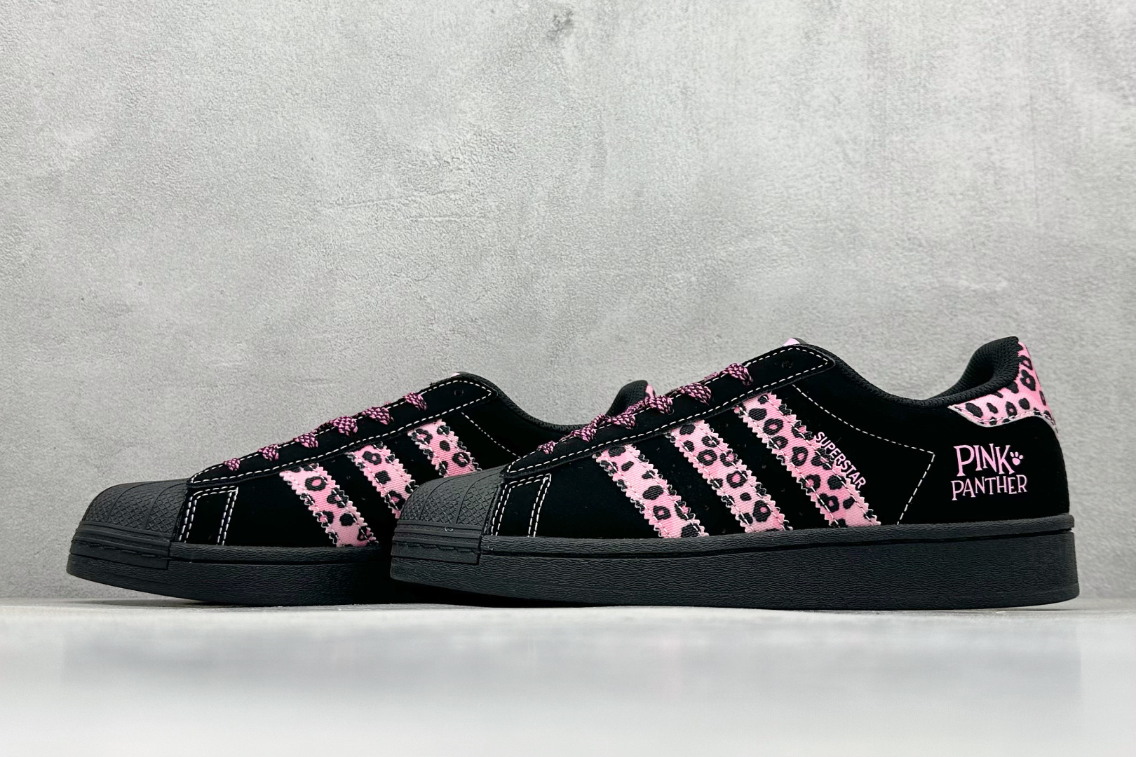 图片[5]-AD Originals Superstar x PINK PANTHER 黑粉 采用全新头层拼接皮革材质 后跟采用特色3D立体印字 渠道正品订单 诠释市场最高工艺水平 全鞋进口头层皮料打造 区别市面普通真标版本，进出专柜无压力 货号：AD8018 尺码：36-45-选品中心