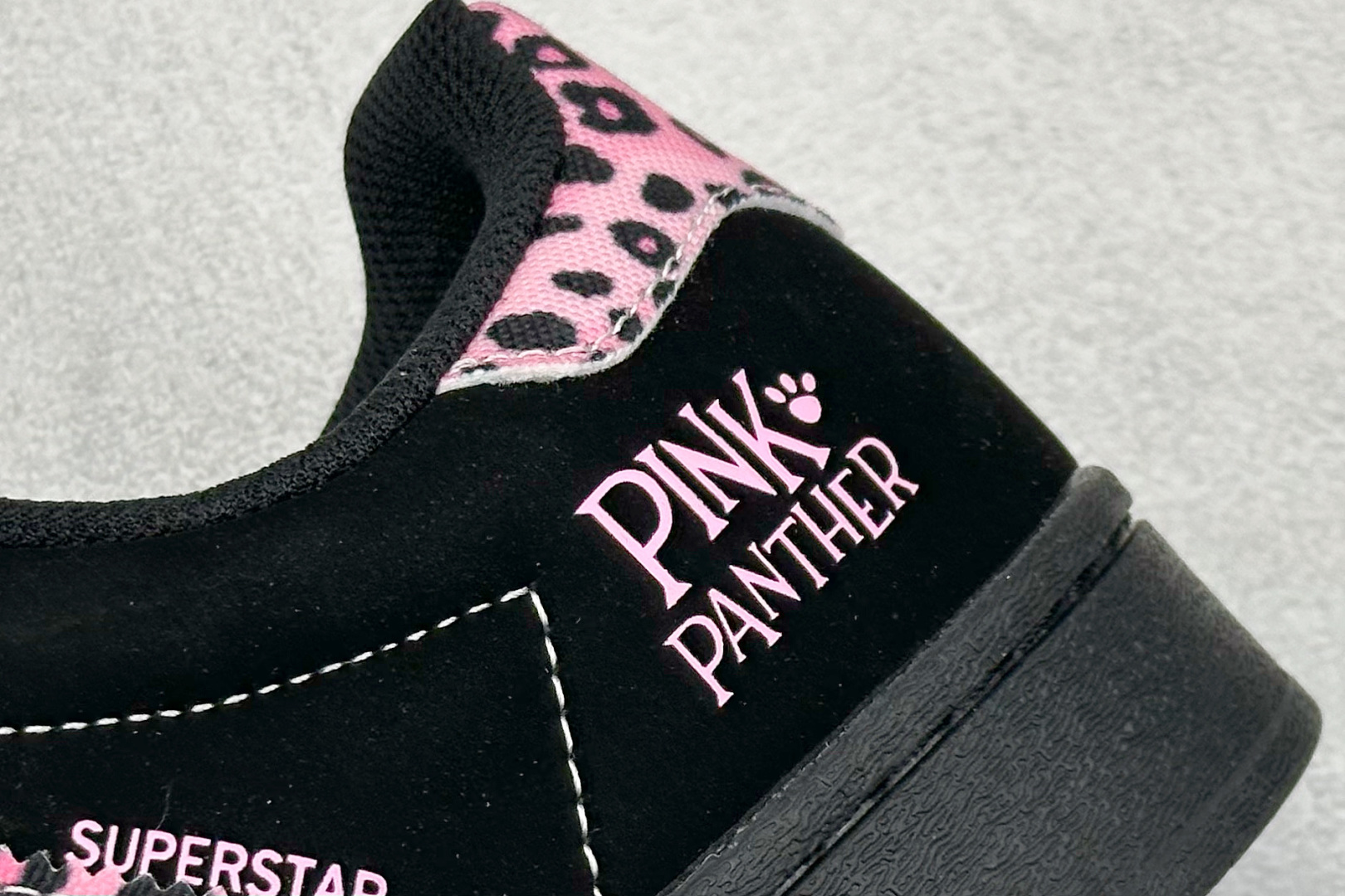 图片[9]-AD Originals Superstar x PINK PANTHER 黑粉 采用全新头层拼接皮革材质 后跟采用特色3D立体印字 渠道正品订单 诠释市场最高工艺水平 全鞋进口头层皮料打造 区别市面普通真标版本，进出专柜无压力 货号：AD8018 尺码：36-45-选品中心