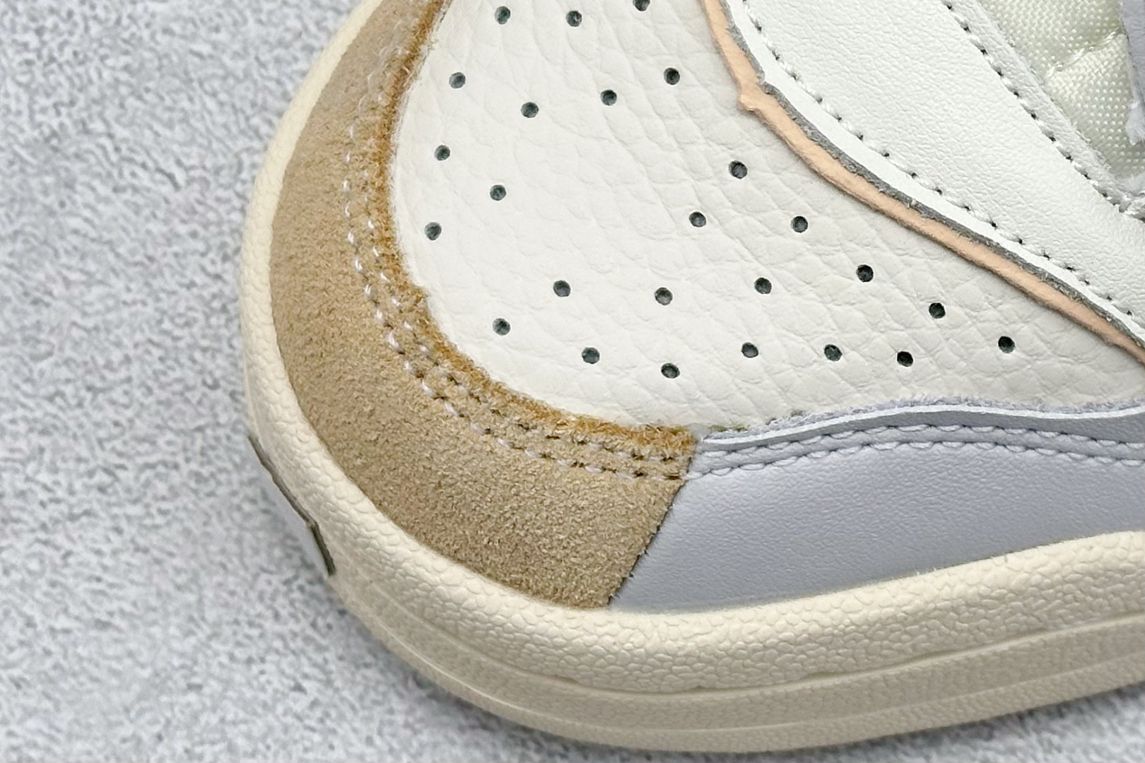 图片[7]-Adidas originals Forum 84 low 低帮百搭潮流休闲运动板鞋 以复古篮球鞋的外形为基础，采用皮革拼接，简约百搭，更加贴合舒适。中底内侧网格造型起到点睛之笔，外底橡胶，更显复古！ 货号：GX4547 尺码：36-45-选品中心