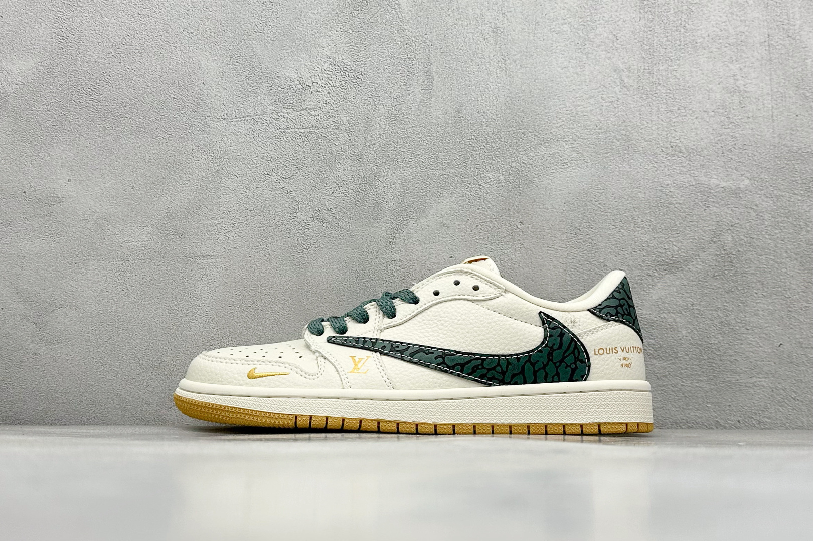 240 Travis Scott x Nike Air Jordan 1 Low x Louis Vuitton Air Jordan 1 Low 反转白绿小勾倒钩 XB1979-009