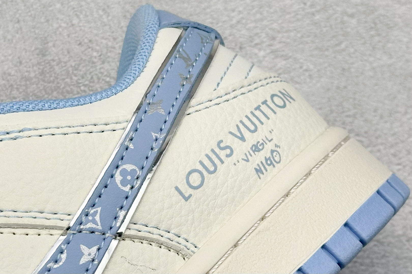 240 Nike SB Dunk Low x Louis Vuitton 白蓝 JY6988-109-Chinese  UA Cheap High Quatity Brand  Clothes Bags handbags Sneakers wholesale wholesaler seller from China Factory suppliers Fashion Clothing  Shoes best Quality Beautiful Price  240 Nike SB Dunk Low x Louis Vuitton 白蓝 JY6988-109