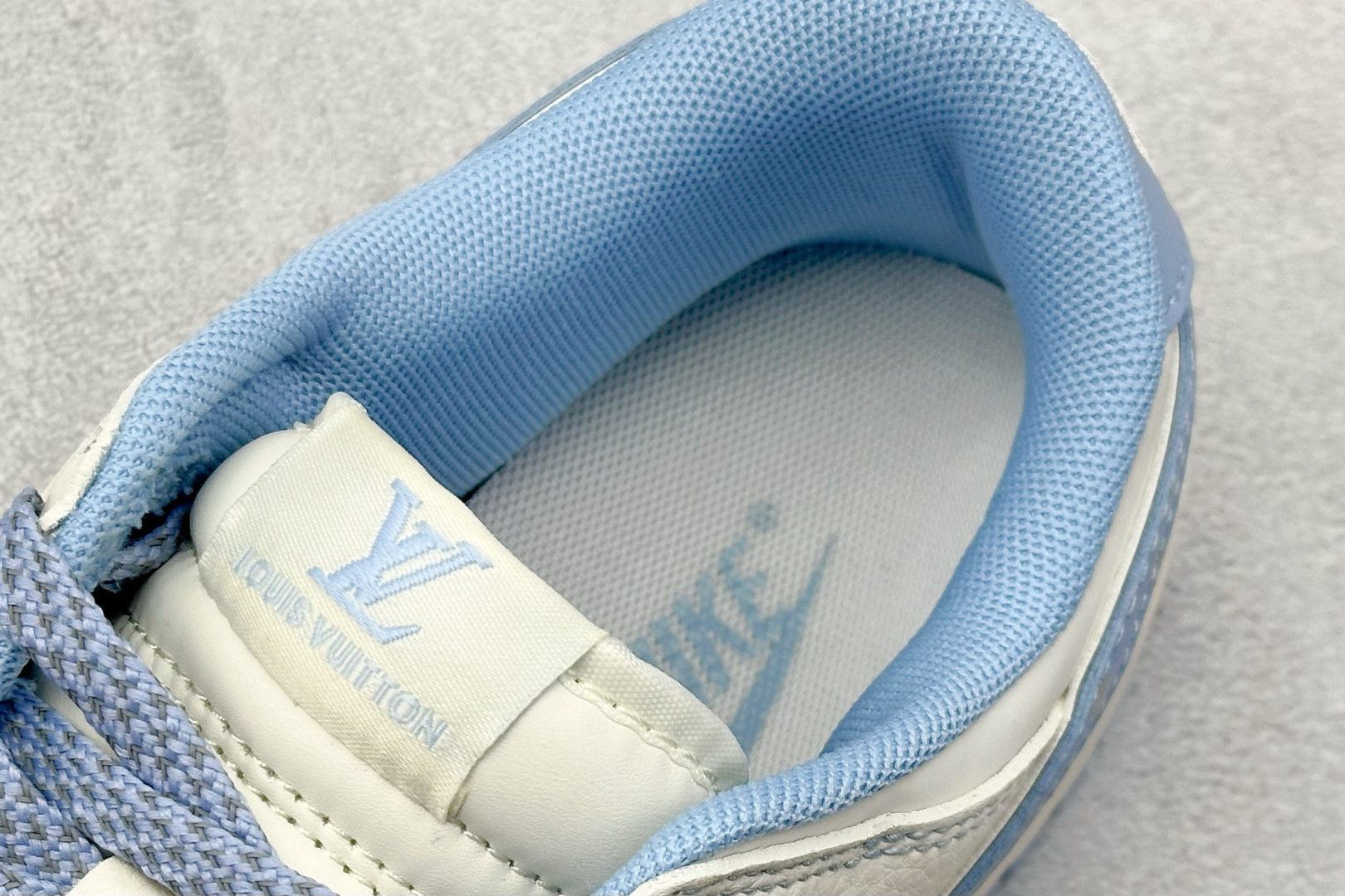 240 Nike SB Dunk Low x Louis Vuitton 白蓝 JY6988-109-Chinese  UA Cheap High Quatity Brand  Clothes Bags handbags Sneakers wholesale wholesaler seller from China Factory suppliers Fashion Clothing  Shoes best Quality Beautiful Price  240 Nike SB Dunk Low x Louis Vuitton 白蓝 JY6988-109