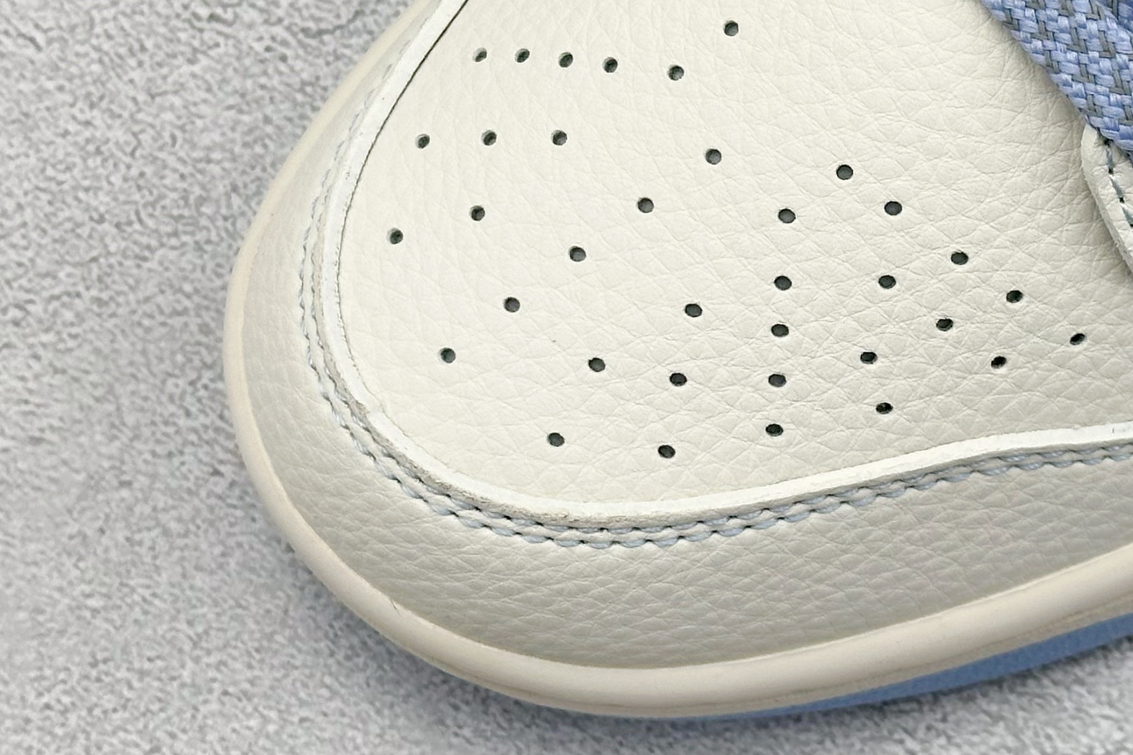 240 Nike SB Dunk Low x Louis Vuitton 白蓝 JY6988-109-Chinese  UA Cheap High Quatity Brand  Clothes Bags handbags Sneakers wholesale wholesaler seller from China Factory suppliers Fashion Clothing  Shoes best Quality Beautiful Price  240 Nike SB Dunk Low x Louis Vuitton 白蓝 JY6988-109