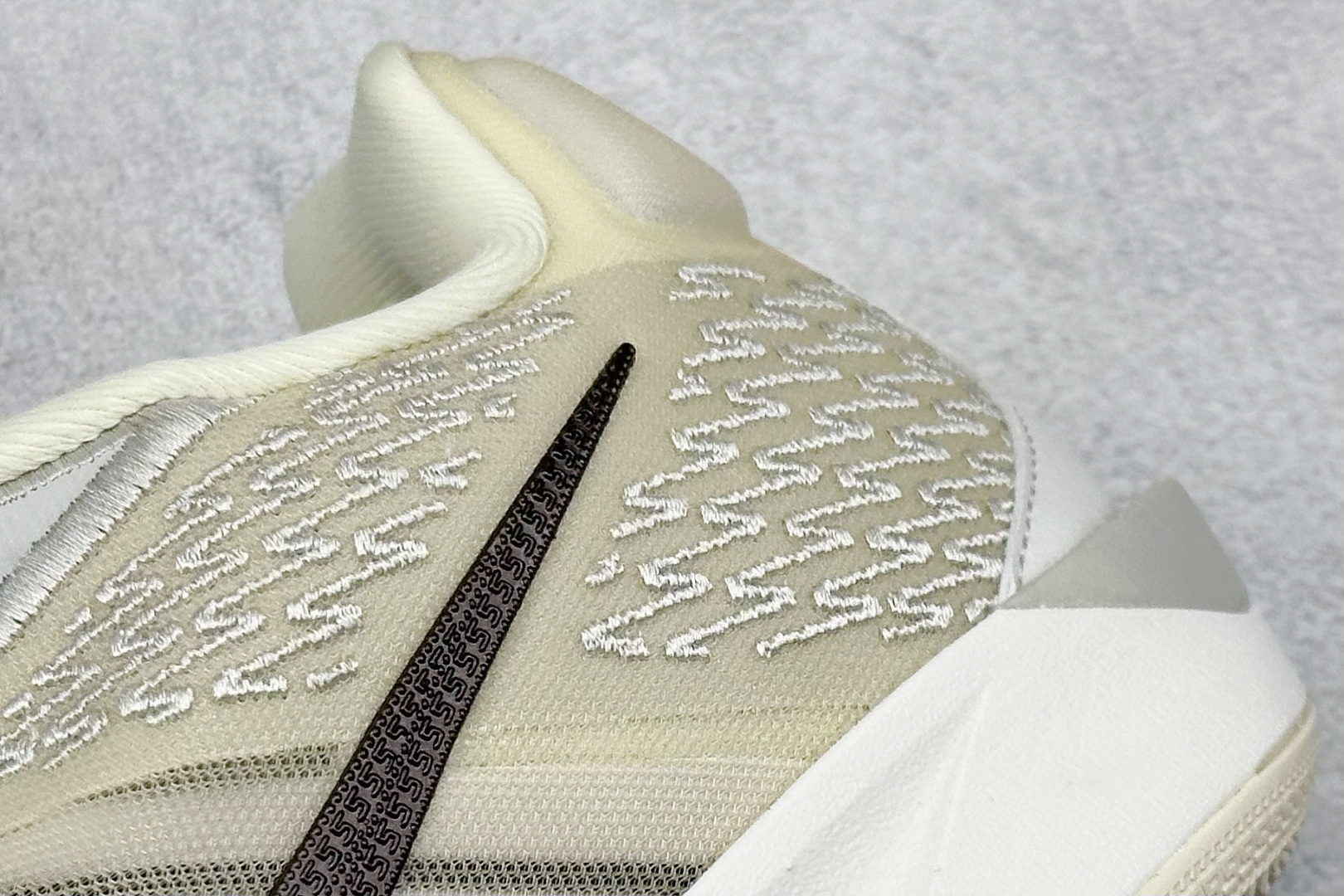 图片[9]-纯原Nk Sabrina 2 \”Court Vision\” 萨布丽娜·约内斯库 签名款 实战系列篮球鞋  #鞋款搭载 Cushlon 泡绵帮助保持充沛活力。Air Zoom 缓震配置缔造出众回弹效果，外底抓地设计助你展现出色比赛表现。耐穿橡胶外底，提供强劲抓地力。 货号：FZ1517-102  尺码：39 40 40.5 41 42 42.5 43 44 44.5 45 46-选品中心