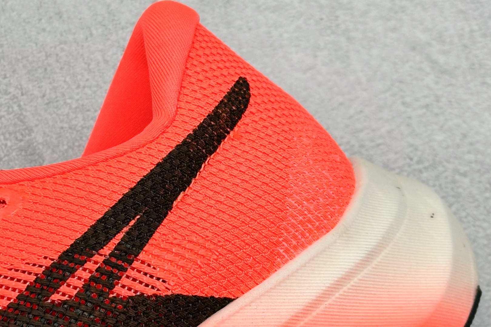 图片[9]-福利特价  ASICS亚瑟士新款METASPEED EDGE PARIS马拉松跑步运动竞速跑鞋 进口双层丝纤维工程网布鞋面,轻量舒适透气材质#升级全新缓震中底部位科技材面 货号：1013A124-600 尺码：38-45-选品中心