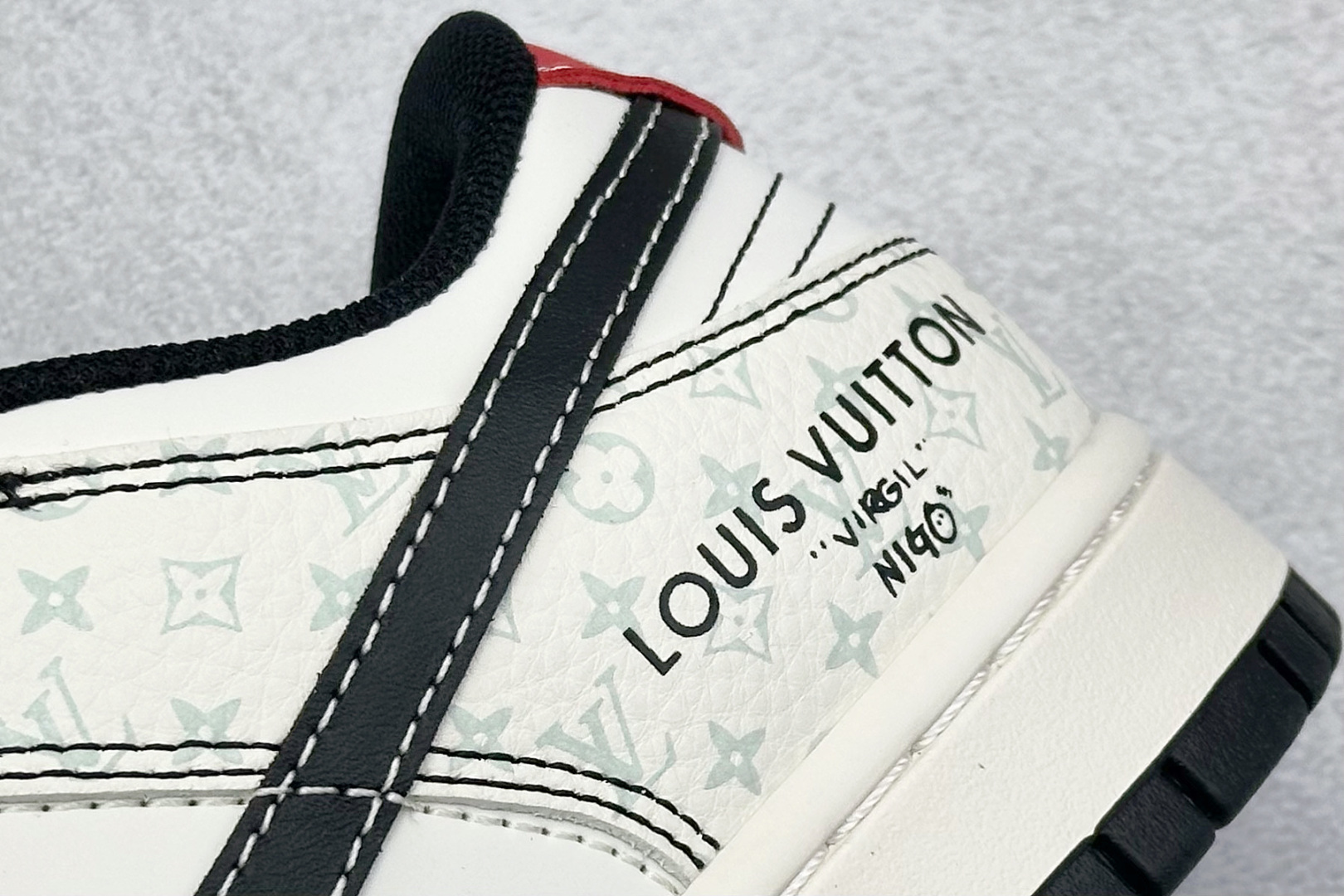 图片[9]-XC版Nike SB Dunk Low LV夜光黑底红尾 周年高端定制 低帮休闲板鞋  #定制鞋盒 大厂纯原品质出货 超高清洁度 皮料切割干净无任何毛边 细节完美 货号：YX5066-362  尺码：36 36.5 37.5 38 38.5 39 40 40.5 41 42 42.5 43 44 44.5 45-选品中心