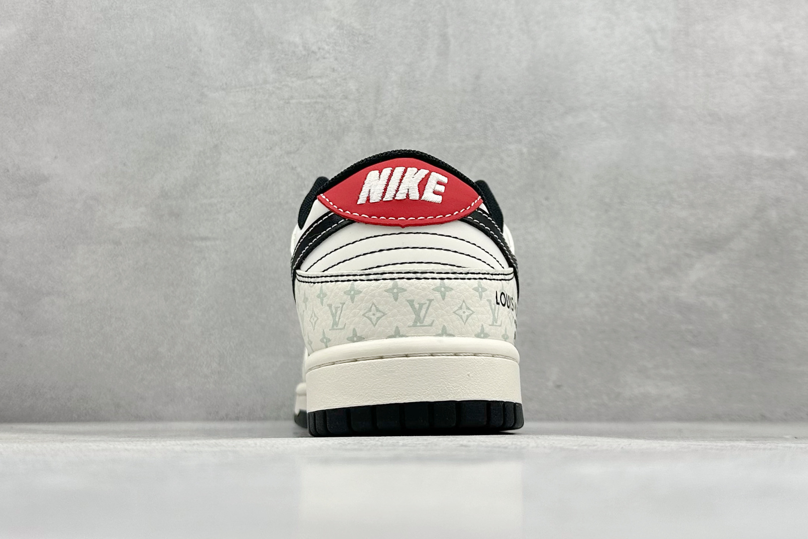 图片[6]-XC版Nike SB Dunk Low LV夜光黑底红尾 周年高端定制 低帮休闲板鞋  #定制鞋盒 大厂纯原品质出货 超高清洁度 皮料切割干净无任何毛边 细节完美 货号：YX5066-362  尺码：36 36.5 37.5 38 38.5 39 40 40.5 41 42 42.5 43 44 44.5 45-选品中心