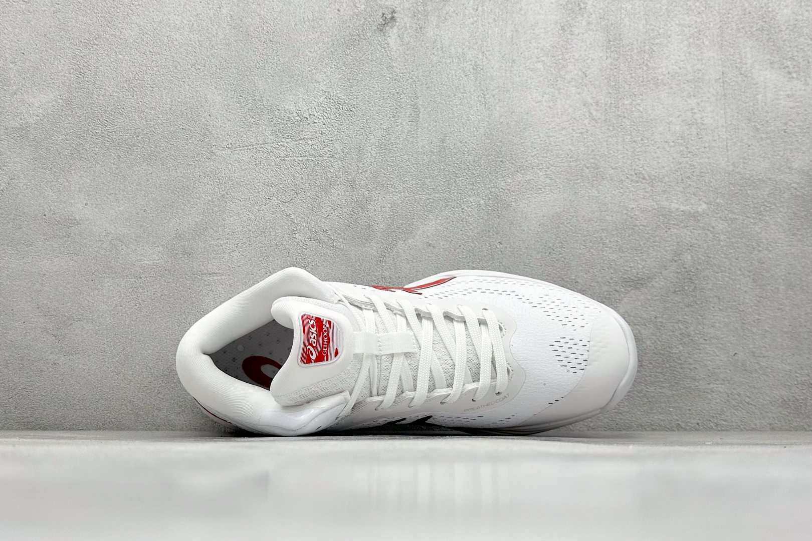 图片[3]-Asics Gelhoop V14 亚瑟士减震助弹防滑篮球鞋 中底采用了FLYTEFOAM和FLYTEFOAM PROPEL中底，提供了更加良好的缓震和回弹性。鞋底的RISETRUSS稳定片，提供稳定的同时可以提高脚步的灵活度。鞋面采用网眼和PU薄膜结合，兼具了鞋款的轻量性和透气性。延伸至前掌的RISETRUSS科技，增加推进效果，提供良好的稳定性。NON MAEKING无痕橡胶设计，减少对木地板的损伤。 货号：1063A060-104 尺码：40-45-选品中心