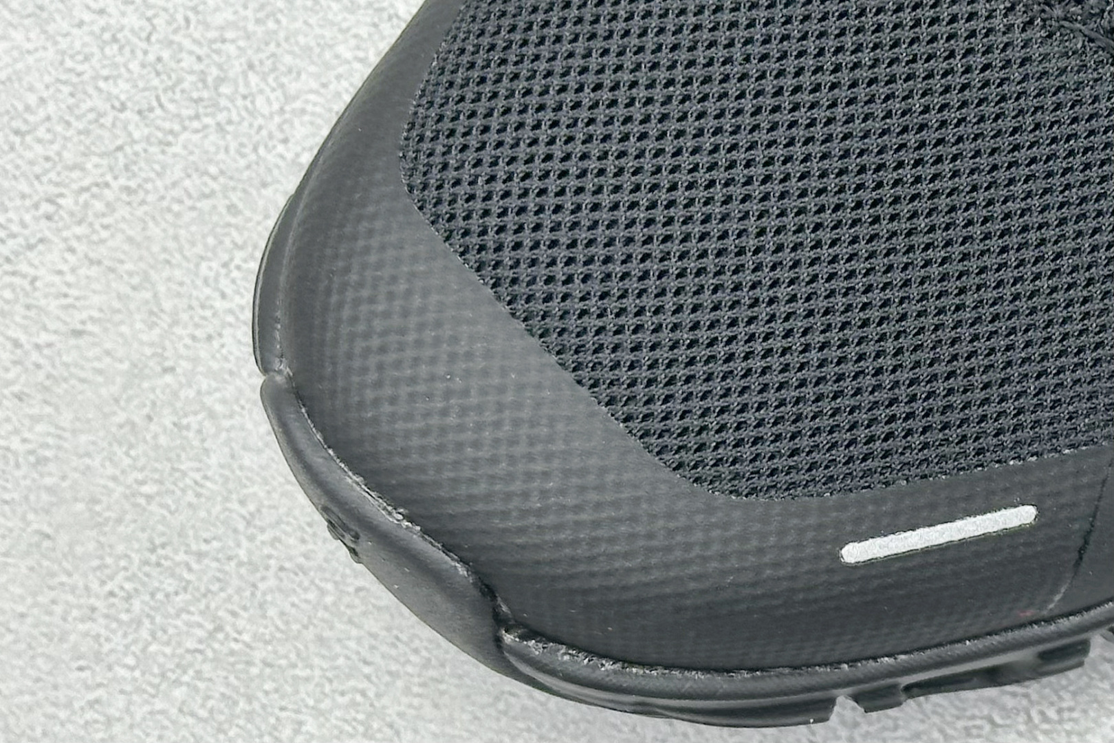 图片[7]-On昂跑 Cloud 6 低帮轻量舒适多功能休闲运动鞋 采用工程飞织网布组合再生聚酯纤维鞋面材质搭载独家隐藏速度中板 镂空CloudTec科技泡棉缓震中底 黑科技跑出圈的时尚运动新宠 尺码：36-45-选品中心