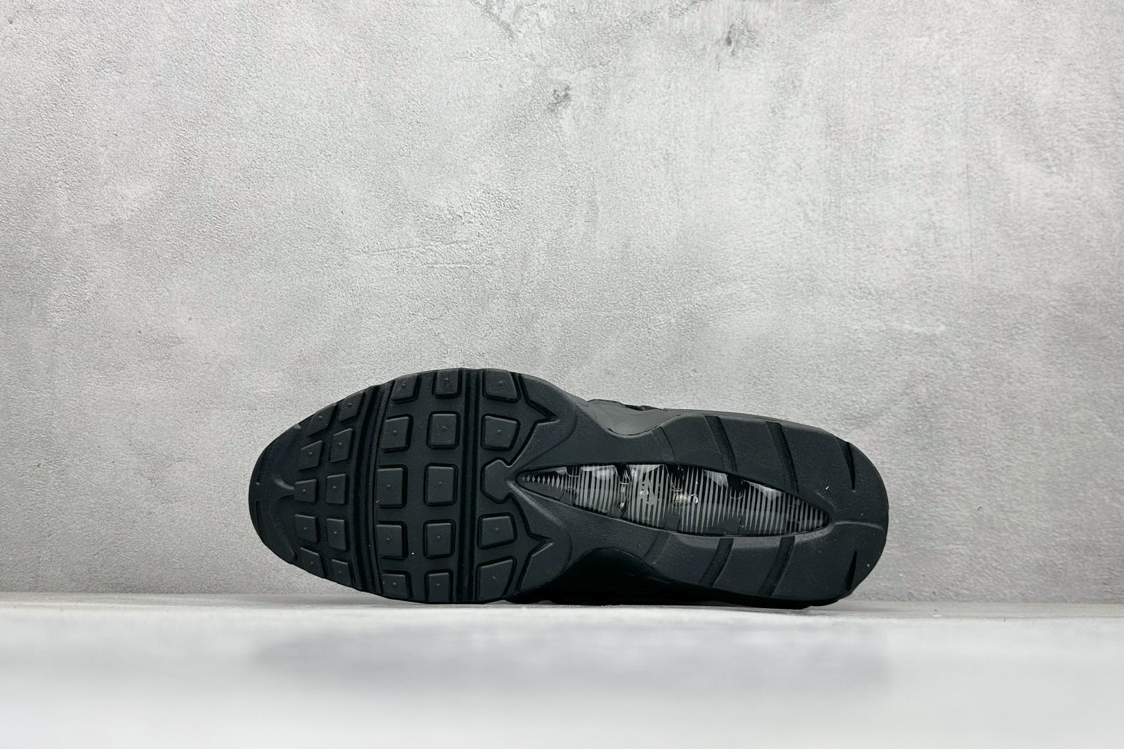 图片[4]-Nike Air Max 95 复古减震气垫跑鞋 货号：CI3705-001  尺码：36 36.5 37.5 38 38.5 39 40 40.5 41 42 42.5 43 44 44.5 45 46 47-选品中心