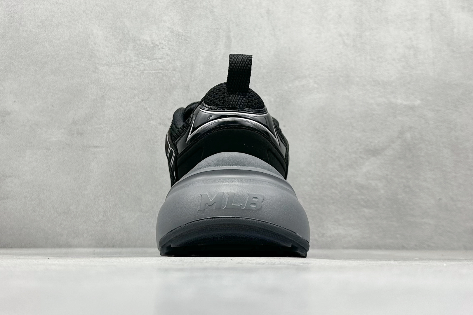 图片[6]-MLB Chunky Dia Monogram 复古老爹鞋 后跟加厚 呵护脚后跟 立体保护软绵鞋口 轻松穿脱不磨脚 鞋头安全防撞包裹鞋头 符合人体结构 精心设计 行走柔软触感 鞋底耐磨性强 稳定性高 抓地更牢 不易打滑 进口纳米材质 原盒雷射防伪标 尺码：35-41-选品中心