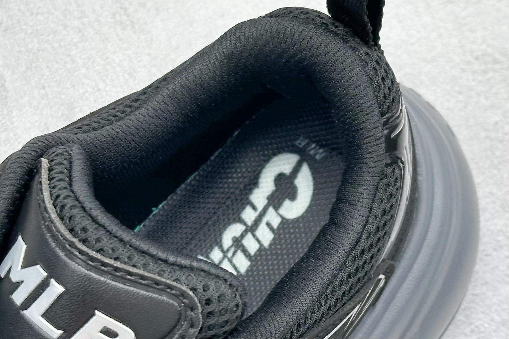 图片[8]-MLB Chunky Dia Monogram 复古老爹鞋 后跟加厚 呵护脚后跟 立体保护软绵鞋口 轻松穿脱不磨脚 鞋头安全防撞包裹鞋头 符合人体结构 精心设计 行走柔软触感 鞋底耐磨性强 稳定性高 抓地更牢 不易打滑 进口纳米材质 原盒雷射防伪标 尺码：35-41-选品中心