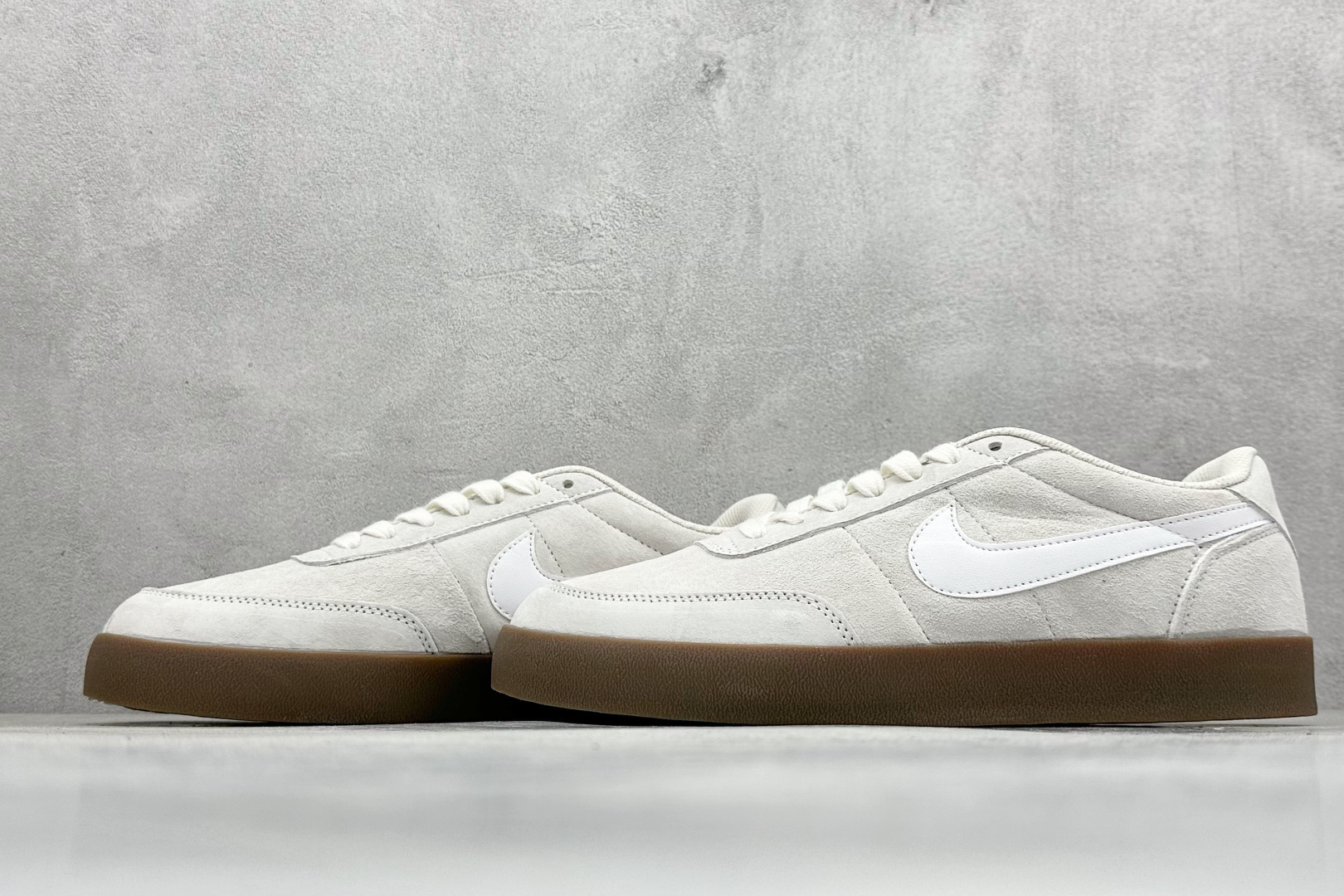 图片[5]-Nike Killshot 2 复古限定 耐克复古舒适防滑轻便低帮板鞋 此次品牌选用Nike旗下经典带款NikeKillshot 鞋款为蓝本，采用帆白色、藏蓝色和生胶色的配色设计。帆布与魔皮材质打造的鞋身，质感十足。 货号：FQ8903-100 尺码：36 36.5 37.5 38 38.5 39 40 40.5 41 42 42.5 43 44 45-选品中心