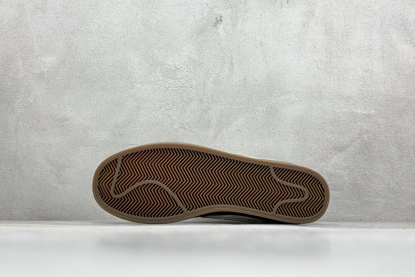 图片[4]-Nike Killshot 2 复古限定 耐克复古舒适防滑轻便低帮板鞋 此次品牌选用Nike旗下经典带款NikeKillshot 鞋款为蓝本，采用帆白色、藏蓝色和生胶色的配色设计。帆布与魔皮材质打造的鞋身，质感十足。 货号：FQ8903-100 尺码：36 36.5 37.5 38 38.5 39 40 40.5 41 42 42.5 43 44 45-选品中心