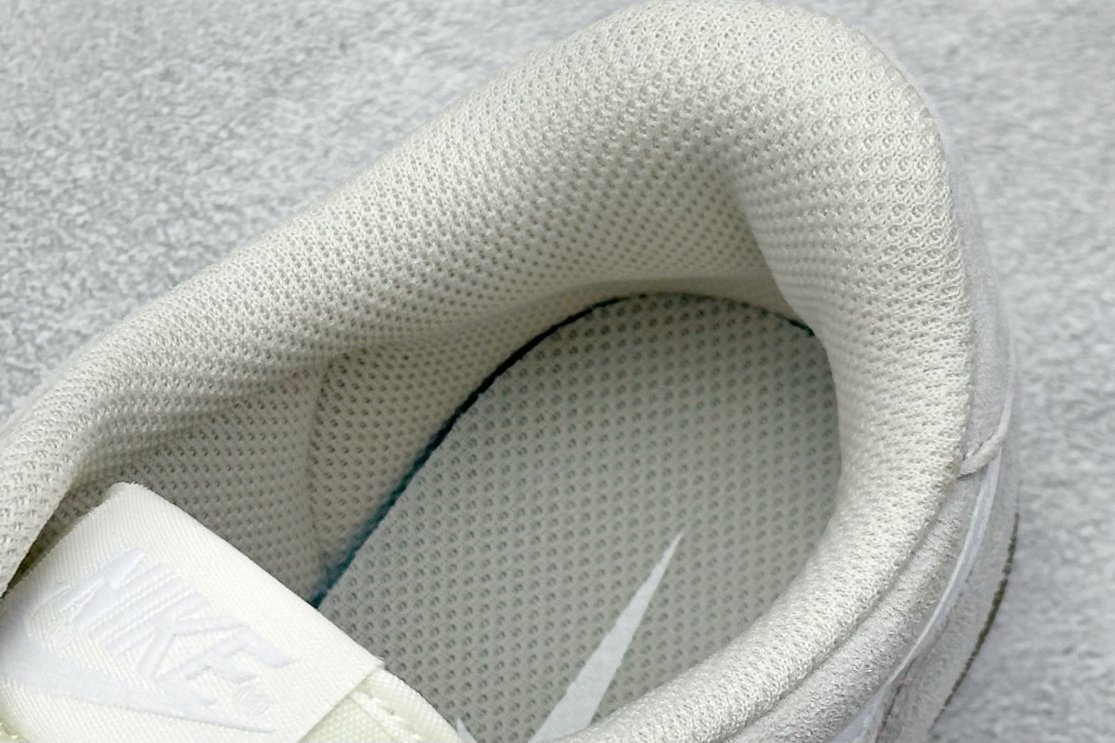 图片[8]-Nike Killshot 2 复古限定 耐克复古舒适防滑轻便低帮板鞋 此次品牌选用Nike旗下经典带款NikeKillshot 鞋款为蓝本，采用帆白色、藏蓝色和生胶色的配色设计。帆布与魔皮材质打造的鞋身，质感十足。 货号：FQ8903-100 尺码：36 36.5 37.5 38 38.5 39 40 40.5 41 42 42.5 43 44 45-选品中心