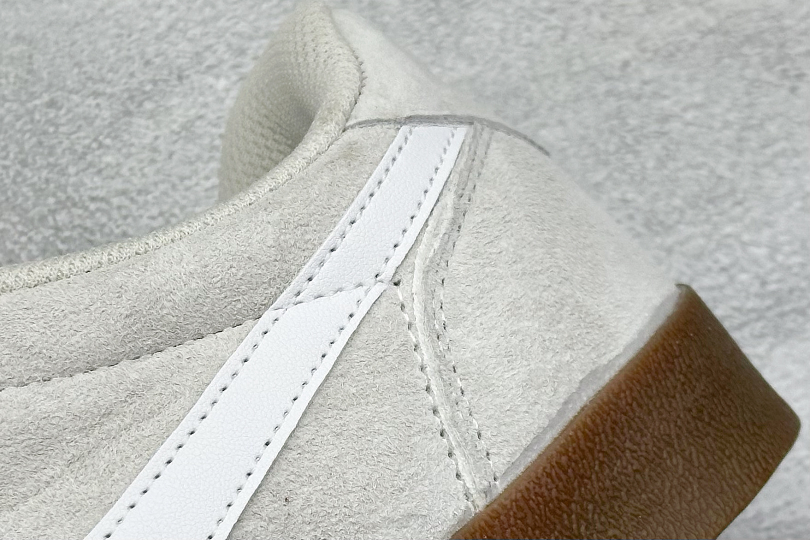 图片[9]-Nike Killshot 2 复古限定 耐克复古舒适防滑轻便低帮板鞋 此次品牌选用Nike旗下经典带款NikeKillshot 鞋款为蓝本，采用帆白色、藏蓝色和生胶色的配色设计。帆布与魔皮材质打造的鞋身，质感十足。 货号：FQ8903-100 尺码：36 36.5 37.5 38 38.5 39 40 40.5 41 42 42.5 43 44 45-选品中心