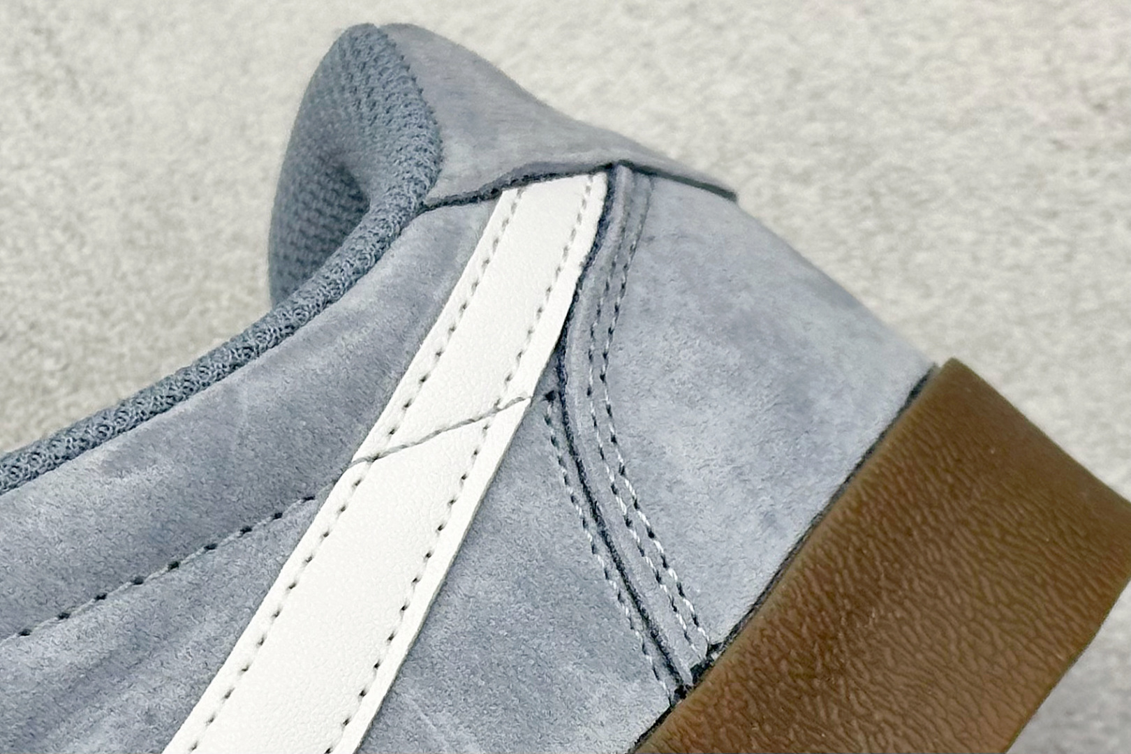 图片[9]-Nike Killshot 2 复古限定 耐克复古舒适防滑轻便低帮板鞋 此次品牌选用Nike旗下经典带款NikeKillshot 鞋款为蓝本，采用帆白色、藏蓝色和生胶色的配色设计。帆布与魔皮材质打造的鞋身，质感十足。 货号：FQ8903-401 尺码：36 36.5 37.5 38 38.5 39 40 40.5 41 42 42.5 43 44 45-选品中心