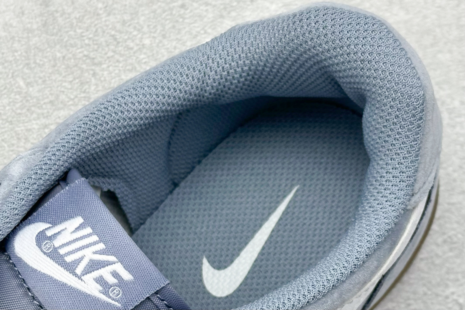 图片[8]-Nike Killshot 2 复古限定 耐克复古舒适防滑轻便低帮板鞋 此次品牌选用Nike旗下经典带款NikeKillshot 鞋款为蓝本，采用帆白色、藏蓝色和生胶色的配色设计。帆布与魔皮材质打造的鞋身，质感十足。 货号：FQ8903-401 尺码：36 36.5 37.5 38 38.5 39 40 40.5 41 42 42.5 43 44 45-选品中心