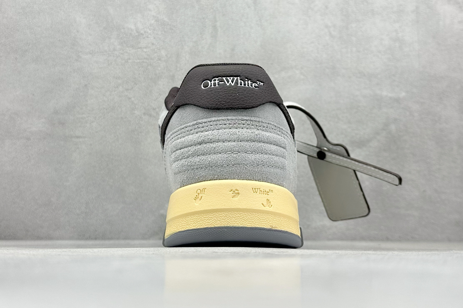 图片[6]-S版 OFF-White C/O VirGil Abloh 时尚百搭休闲鞋 独家首发新款 采用环保牛剖革组合网织布鞋面材质 鞋垫嵌入发泡缓震EVA物料 正确中底搭载EVA轻量缓震 外置牙钉防滑橡胶大底 正确配件同步定制 尺码：36-47-选品中心
