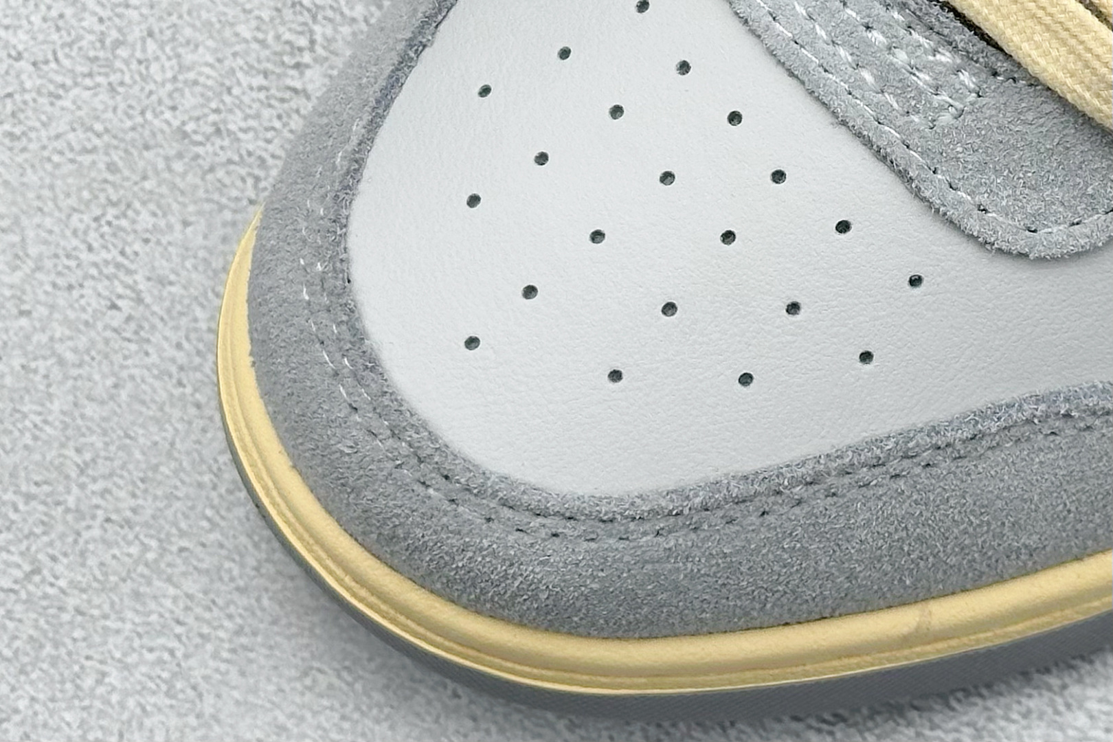 图片[7]-S版 OFF-White C/O VirGil Abloh 时尚百搭休闲鞋 独家首发新款 采用环保牛剖革组合网织布鞋面材质 鞋垫嵌入发泡缓震EVA物料 正确中底搭载EVA轻量缓震 外置牙钉防滑橡胶大底 正确配件同步定制 尺码：36-47-选品中心