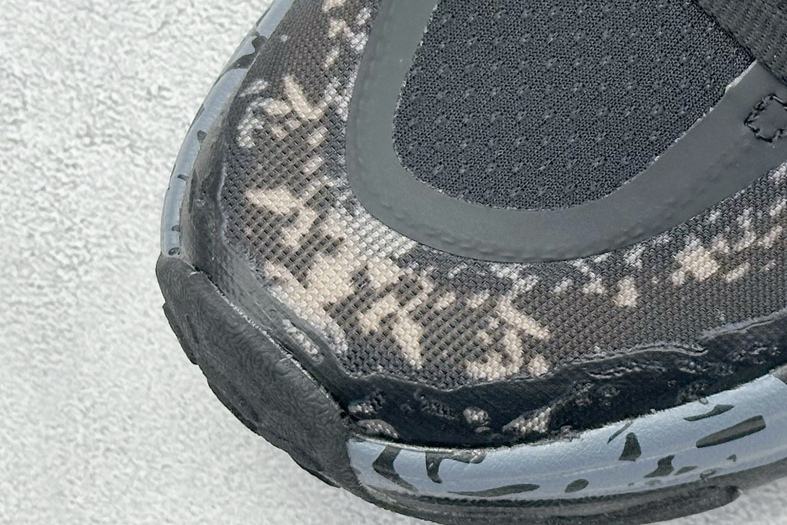 图片[7]-FS版HOKA ONE ONE M Speedgoat 6 低帮专业越野跑步鞋 相较于前几代Mafate包裹感更好跟Speedgoat(快速羚羊)系列比起来更加舒适鞋底防滑性能在下坡的石板台阶和原始路面都有很好的表现 HOKA血统属性厚底设计 在快速下坡时起到缓震保护作用减少重力给予脚踝、膝部、髋关节等处带来的冲击力 货号： 1155151/BCKT-选品中心