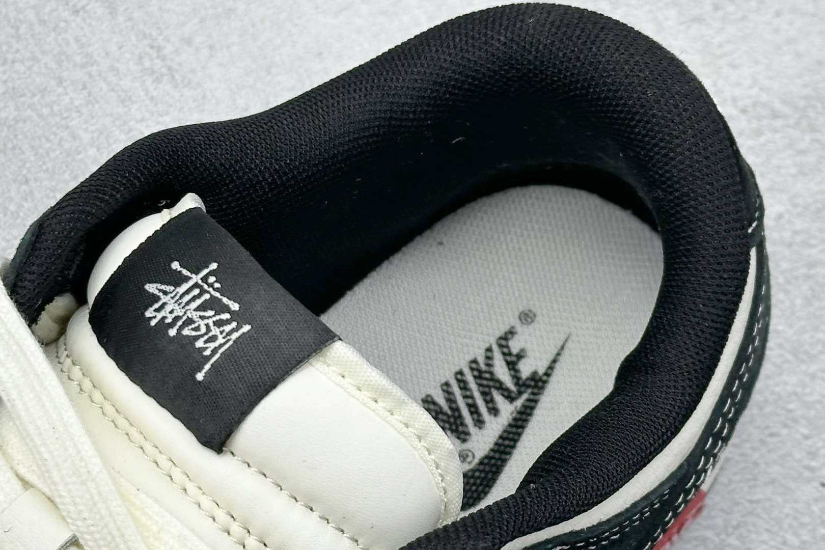 图片[8]-XC版Nike SB Dunk Low 斯图西 x Supreme联名 纯原大厂出品 极力推荐 原装头层材料 独家版型蒸餾加工 帶來的是更好的视觉和脚感体验 大厂纯原品质出货 清洁度 电绣工艺 皮料切割干净无任何毛边 细节完美 货号： MM1089 034 尺码：36 36.5 37.5 38 38.5 39 40 40.5 41 42 42.5 43 44 44.5 45-选品中心