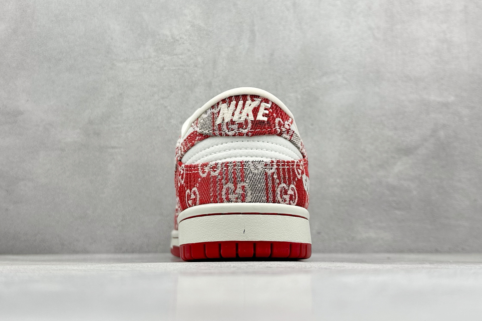 图片[6]-SC版Nike SB Dunk Low 古驰联名 灰红牛仔 周年高端定制 低帮休闲板鞋  #定制鞋盒 大厂纯原品质出货 超高清洁度 皮料切割干净无任何毛边 细节完美   货号：SC9207-417 尺码：36 36.5 37.5 38 38.5 39 40 40.5 41 42 42.5 43 44 44.5 45-选品中心